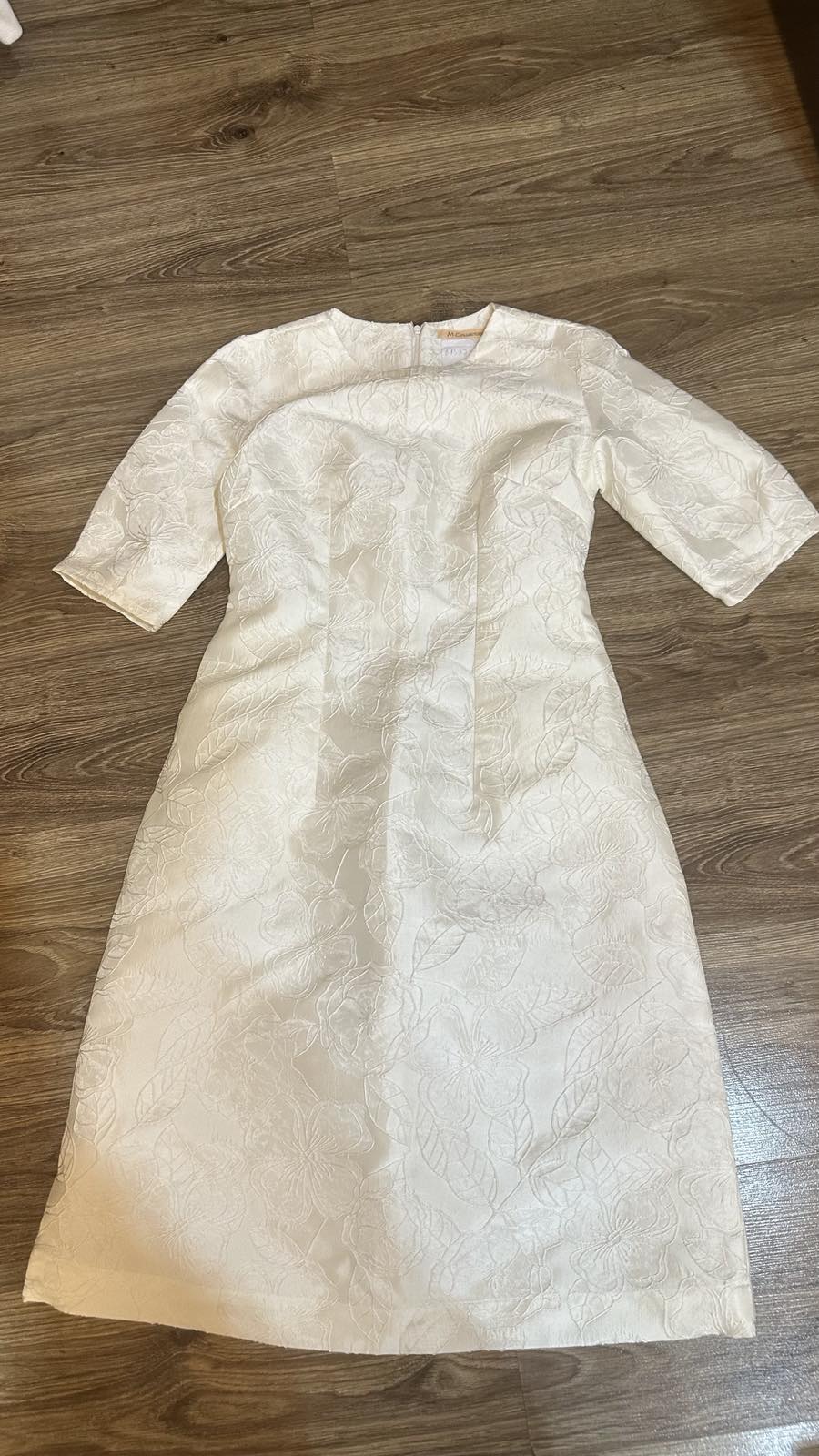 SWANLAKE | Váy Đầm Midi Nữ Phom A Vải Gấm Tafta Hoa Cổ Tròn Tay Lỡ Có Túi Công Sở Đi Tiệc D13377LW01