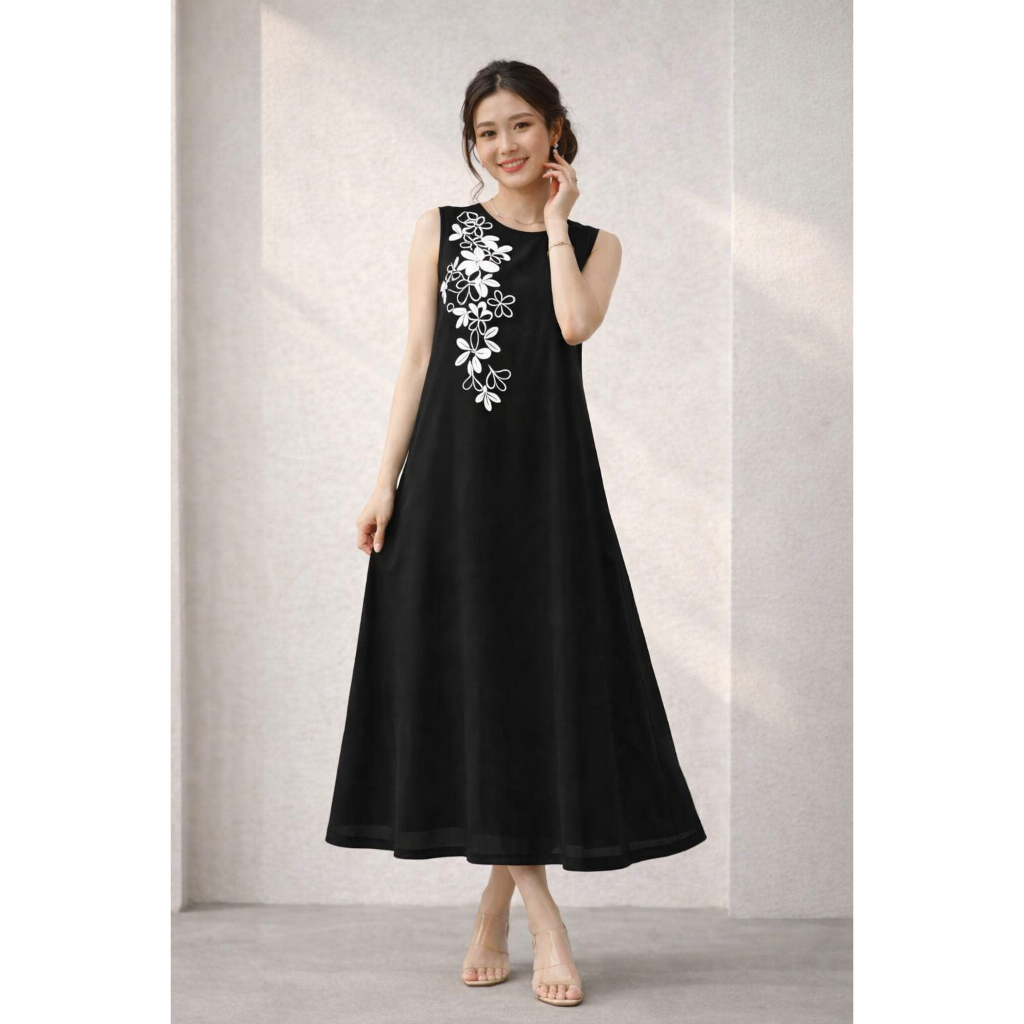 SWANLAKE | Váy Đầm Nữ Maxi Phom Suông Sát Nách Cổ Tròn Vải Tơ Hai Lớp Thêu Hoa Thanh Lịch D13453LW01