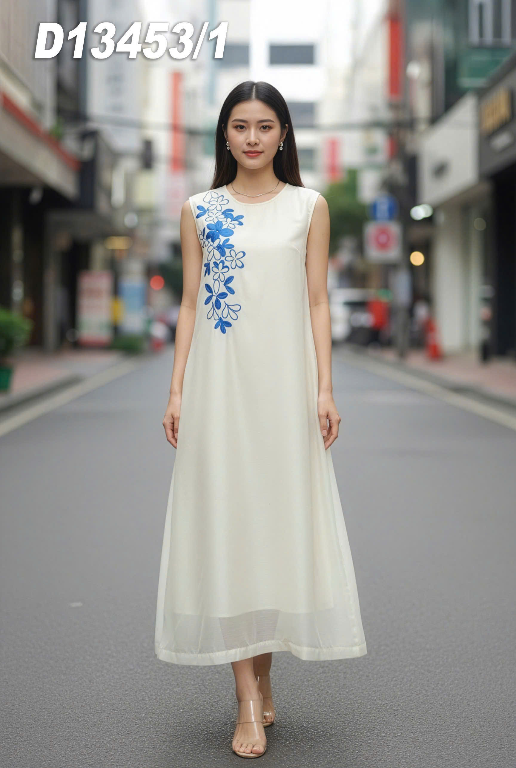 SWANLAKE | Váy Đầm Nữ Maxi Phom Suông Sát Nách Cổ Tròn Vải Tơ Hai Lớp Thêu Hoa Thanh Lịch D13453LW01