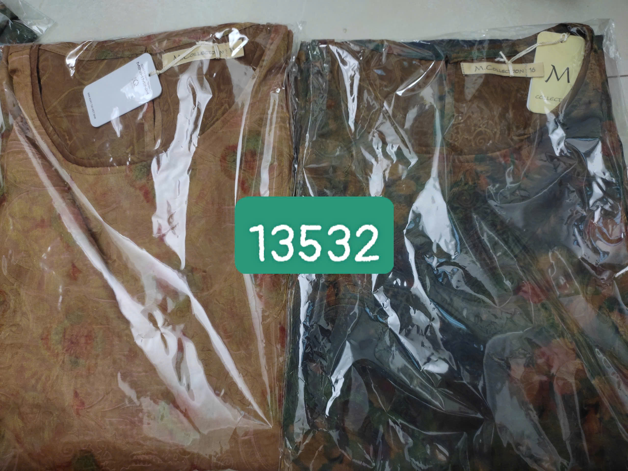 M COLLECTION | Váy Đầm Tiệc Suông Nữ Trung Niên Tặng Mẹ Tơ Nha Xá Cổ Tròn Tay Lỡ Có Túi D13532LW01