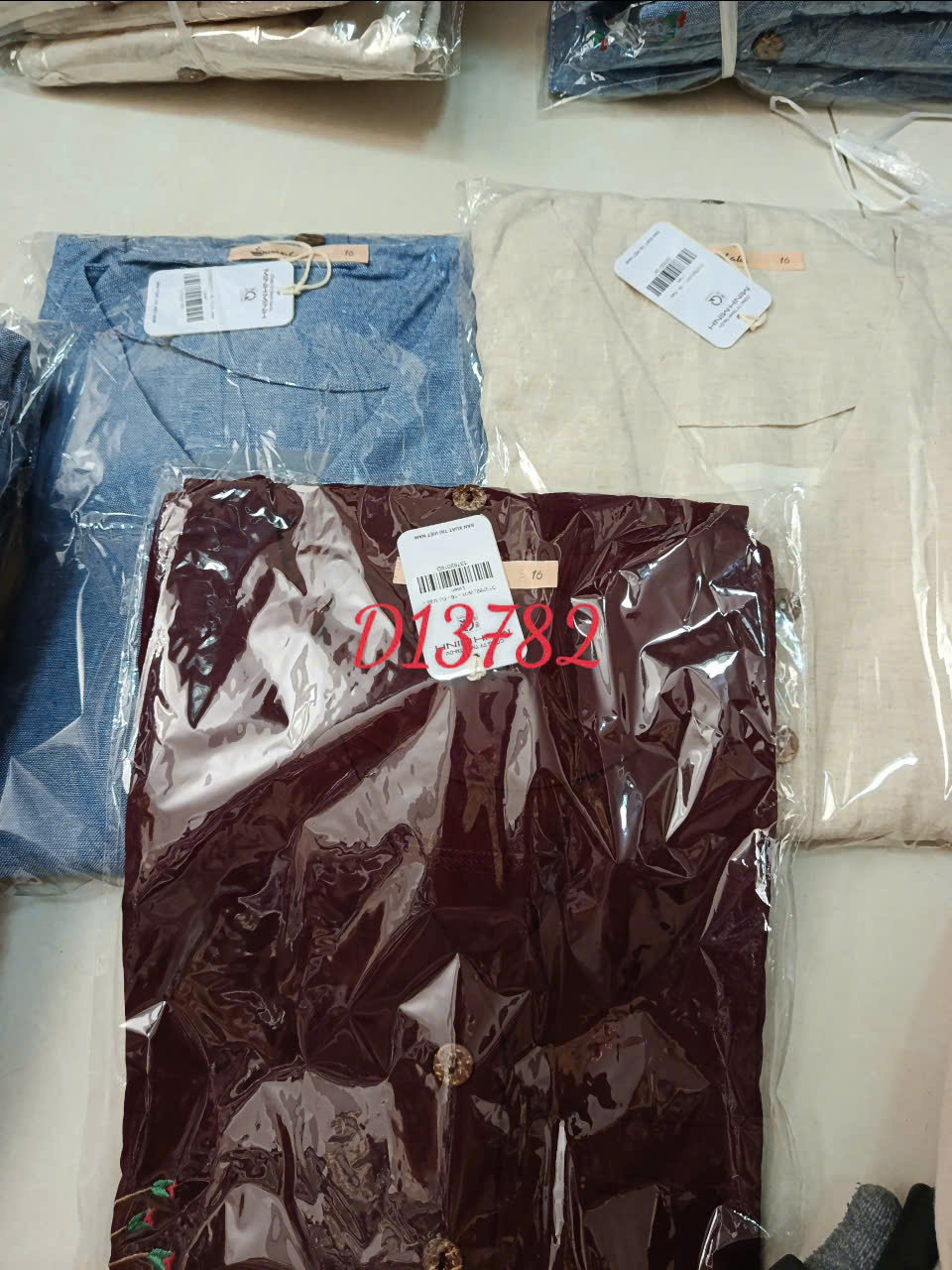 SWANLAKE | Váy Đầm Nữ Maxi Suông Tay Hến Cổ Chữ V Cài Nút Vải Linen Thêu Hoa Công Sở Dạo Phố D13782LW01