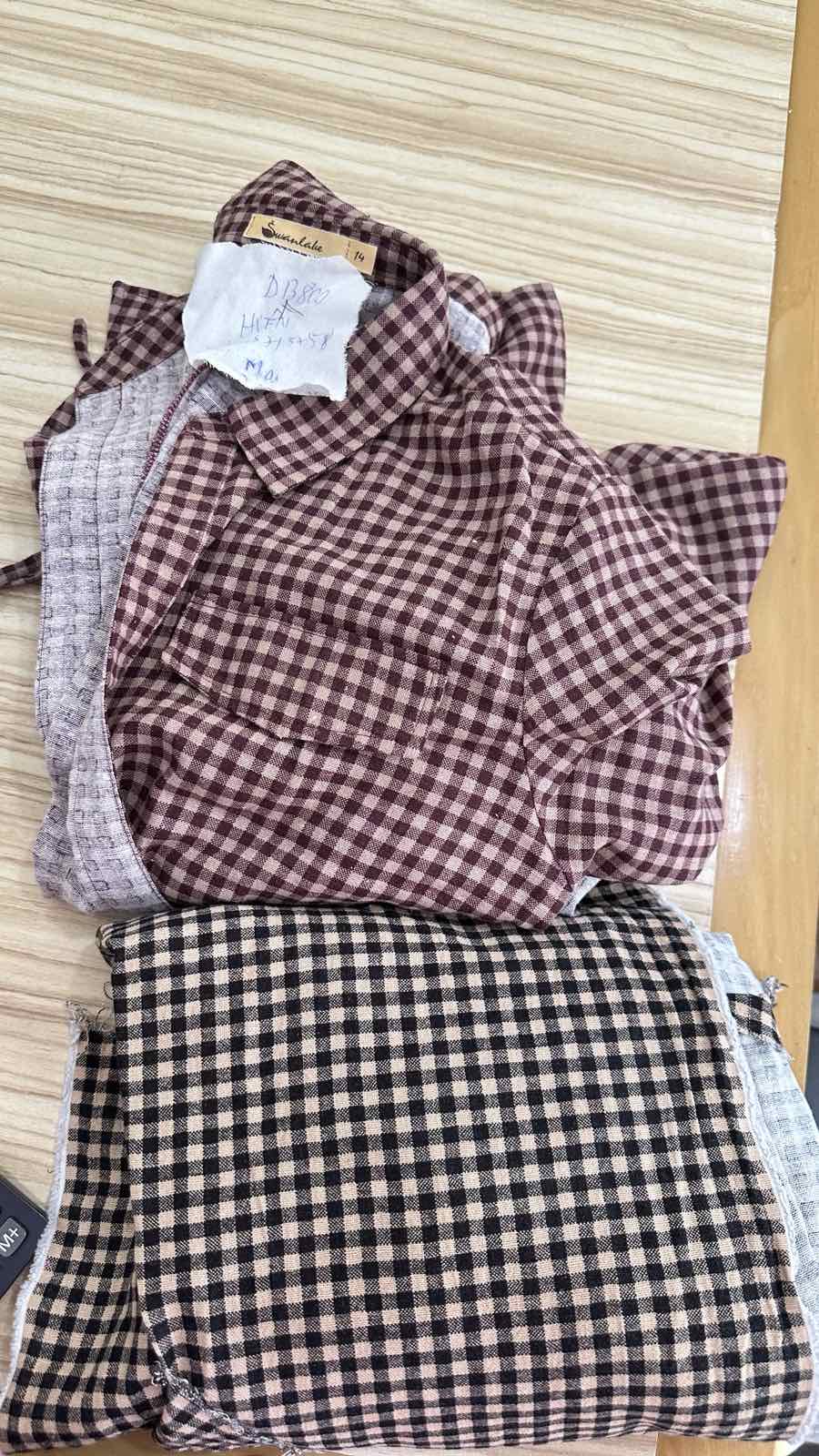 SWANLAKE | Váy Đầm Nữ Sơ Mi Caro Vải Linen Tay Ngắn Chiết Eo Buộc Dây Công Sở Dạo Phố D13800LW01