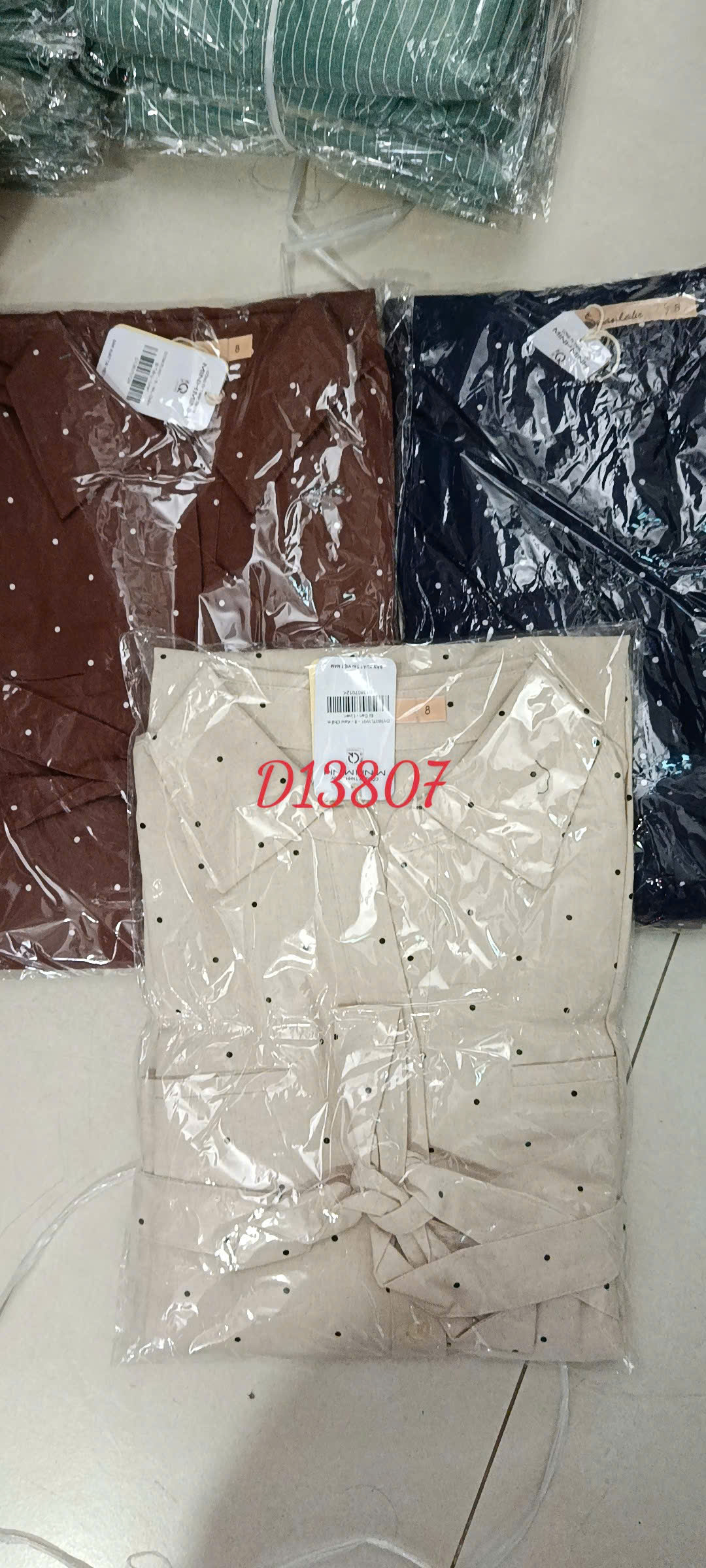 SWANLAKE | Váy Đầm Nữ Cổ Sơ Mi Chấm Bi Vải Linen Tay Ngắn Dây Thắt Eo Có Túi Công Sở Dạo Phố D13807LW01