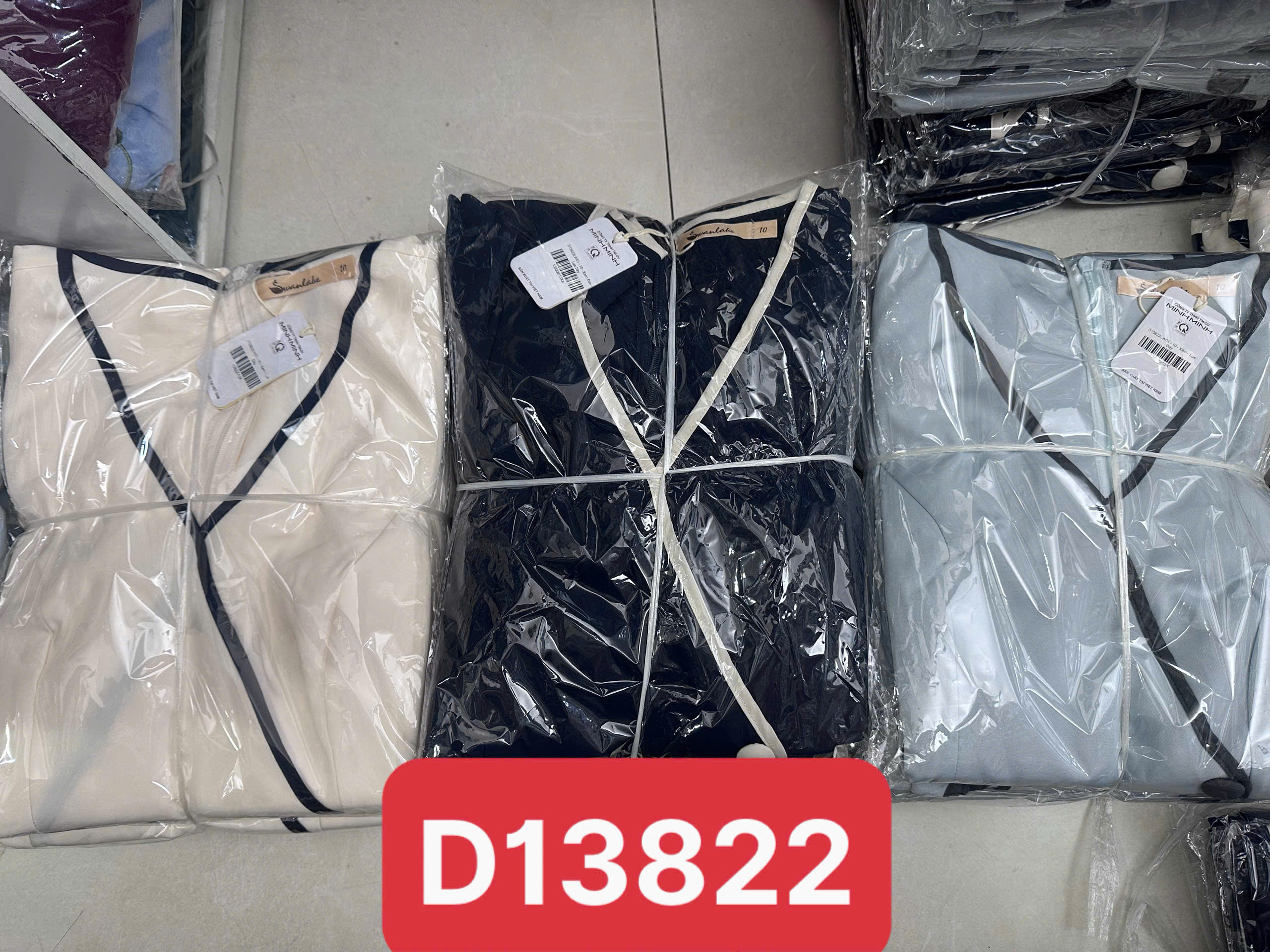 SWANLAKE | Váy Đầm Midi Nữ Suông Sát Nách Cổ Chữ V Vải Lụa Dày Chiết Eo Đính Nút Sang Trọng D13822LW01