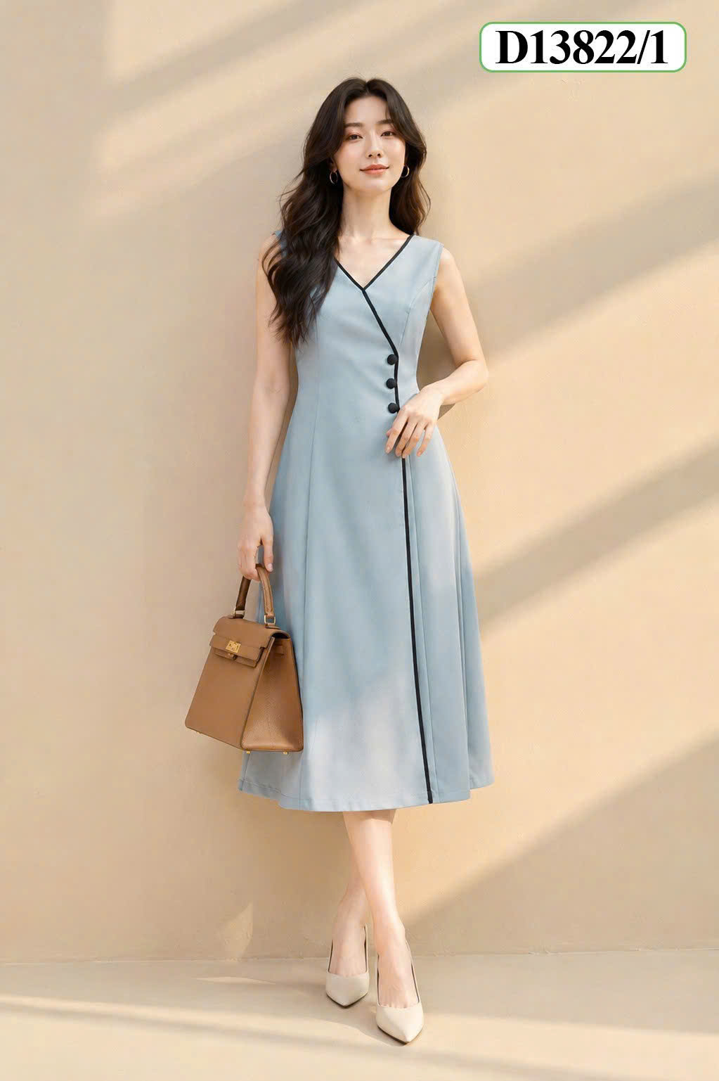 SWANLAKE | Váy Đầm Midi Nữ Suông Sát Nách Cổ Chữ V Vải Lụa Dày Chiết Eo Đính Nút Sang Trọng D13822LW01