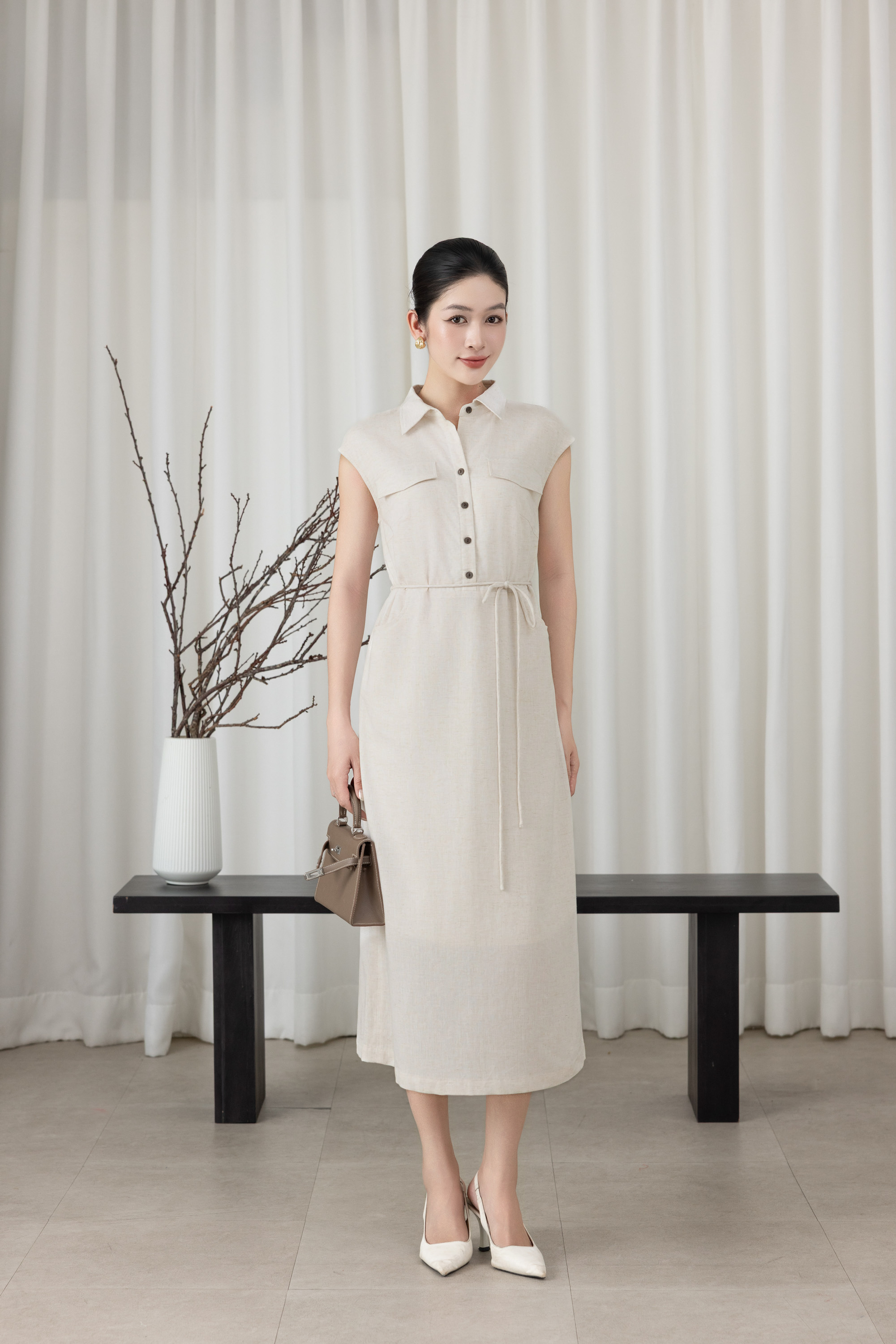 SWANLAKE | Váy Đầm Nữ Suông Vải Linen Cổ Sơ Mi Cài Nút Tay Hến Có Túi Dây Thắt Eo Công Sở D13644LW01