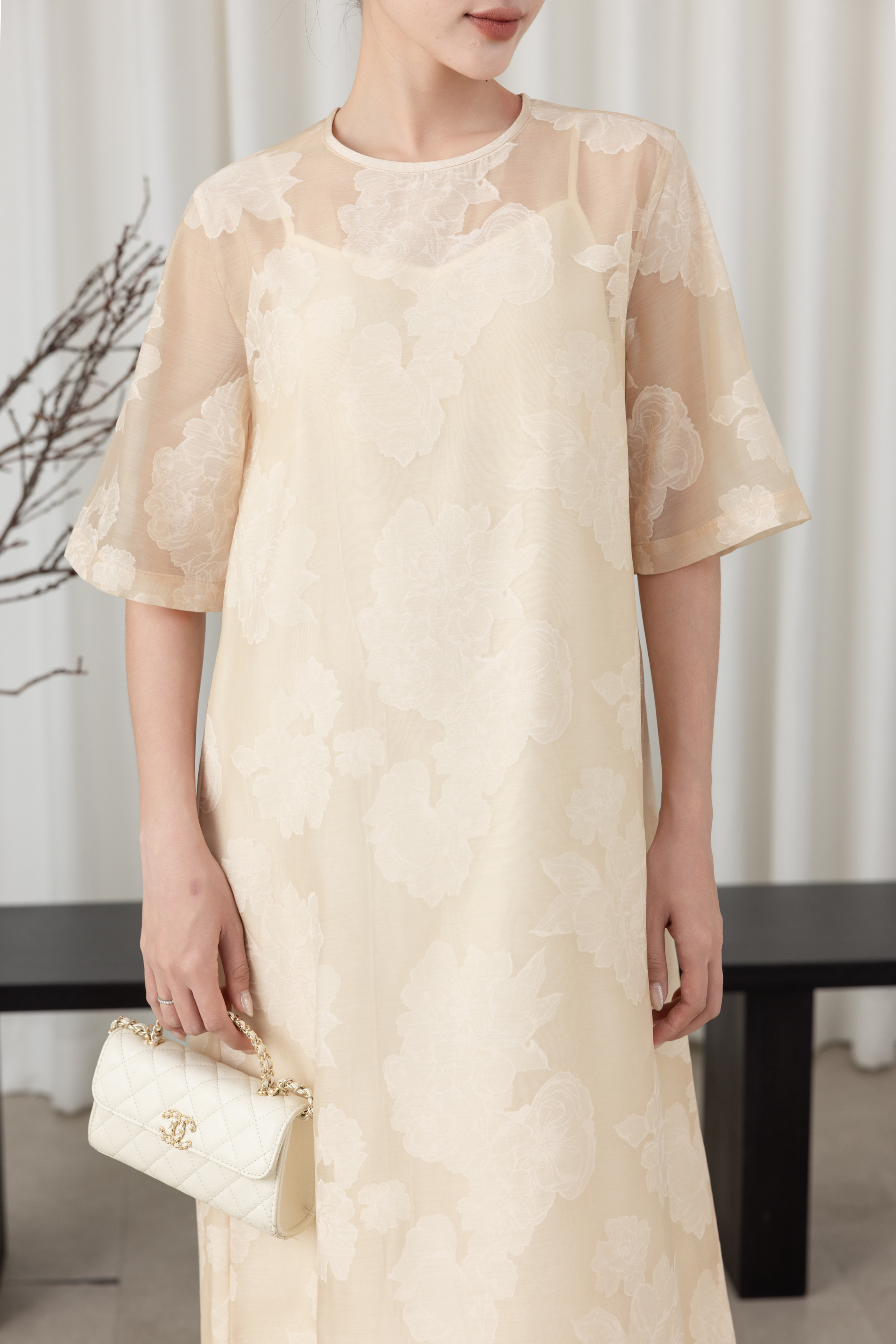 SWANLAKE | Váy Đầm Maxi Suông Nữ Hai Lớp Tay Ngắn Cổ Tròn Vải Tơ Hoa Cao Cấp Đi Tiệc Du Lịch D12064LW05