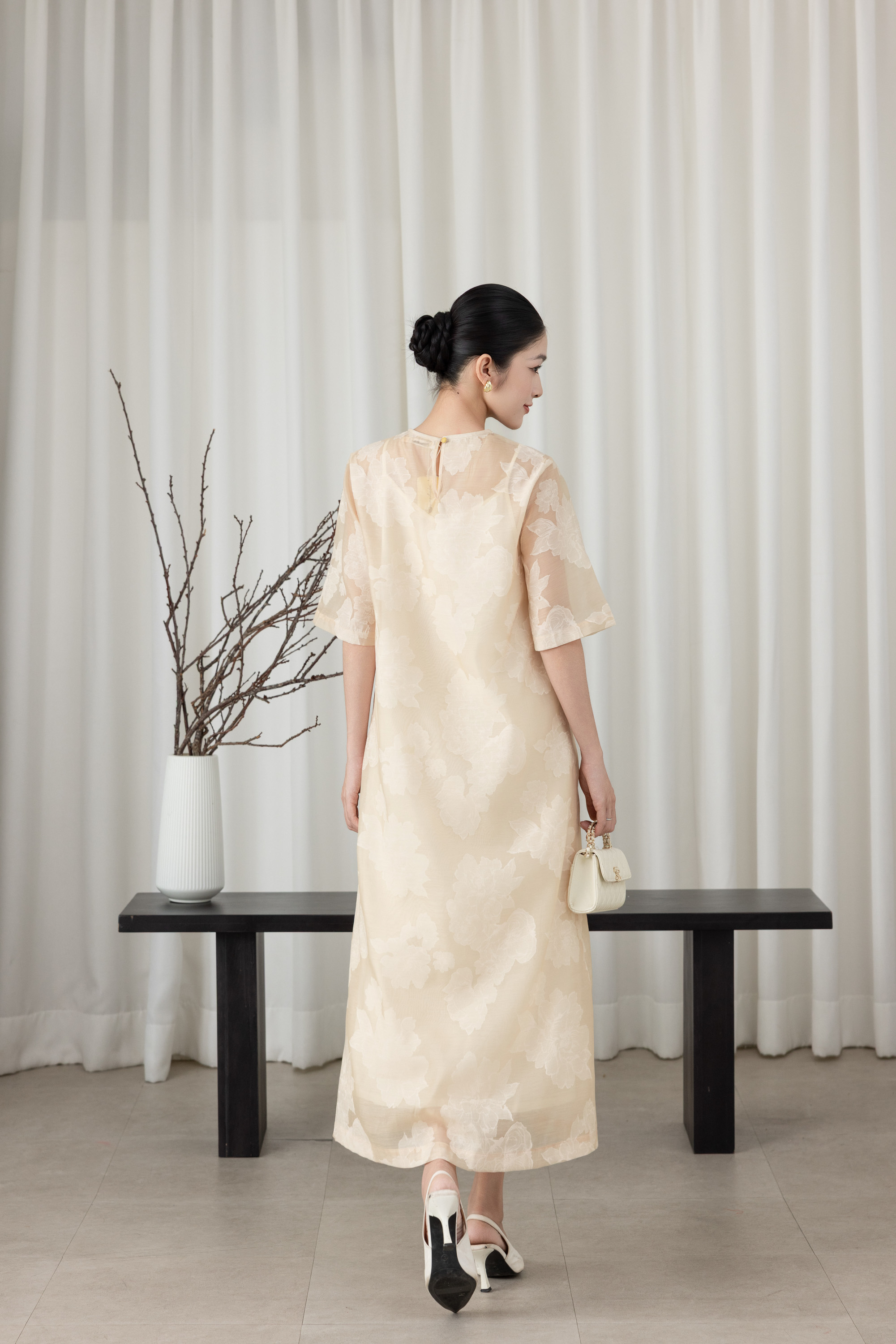 SWANLAKE | Váy Đầm Maxi Suông Nữ Hai Lớp Tay Ngắn Cổ Tròn Vải Tơ Hoa Cao Cấp Đi Tiệc Du Lịch D12064LW05