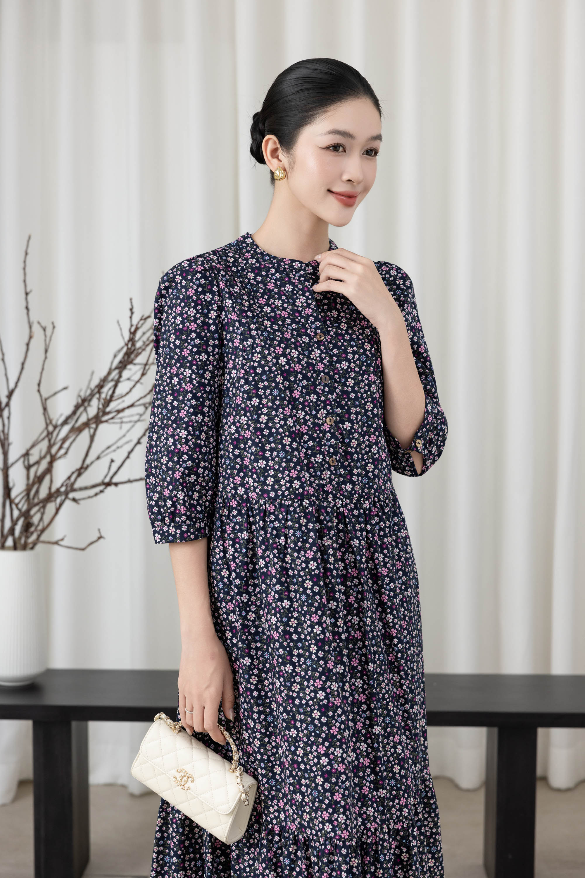 SWANLAKE | Váy Đầm Nữ Maxi Dáng Dài Cổ Trụ Cài Nút Tay Lỡ Linen Bông Nhí Xếp Ly Đuôi Cá D12355LW11