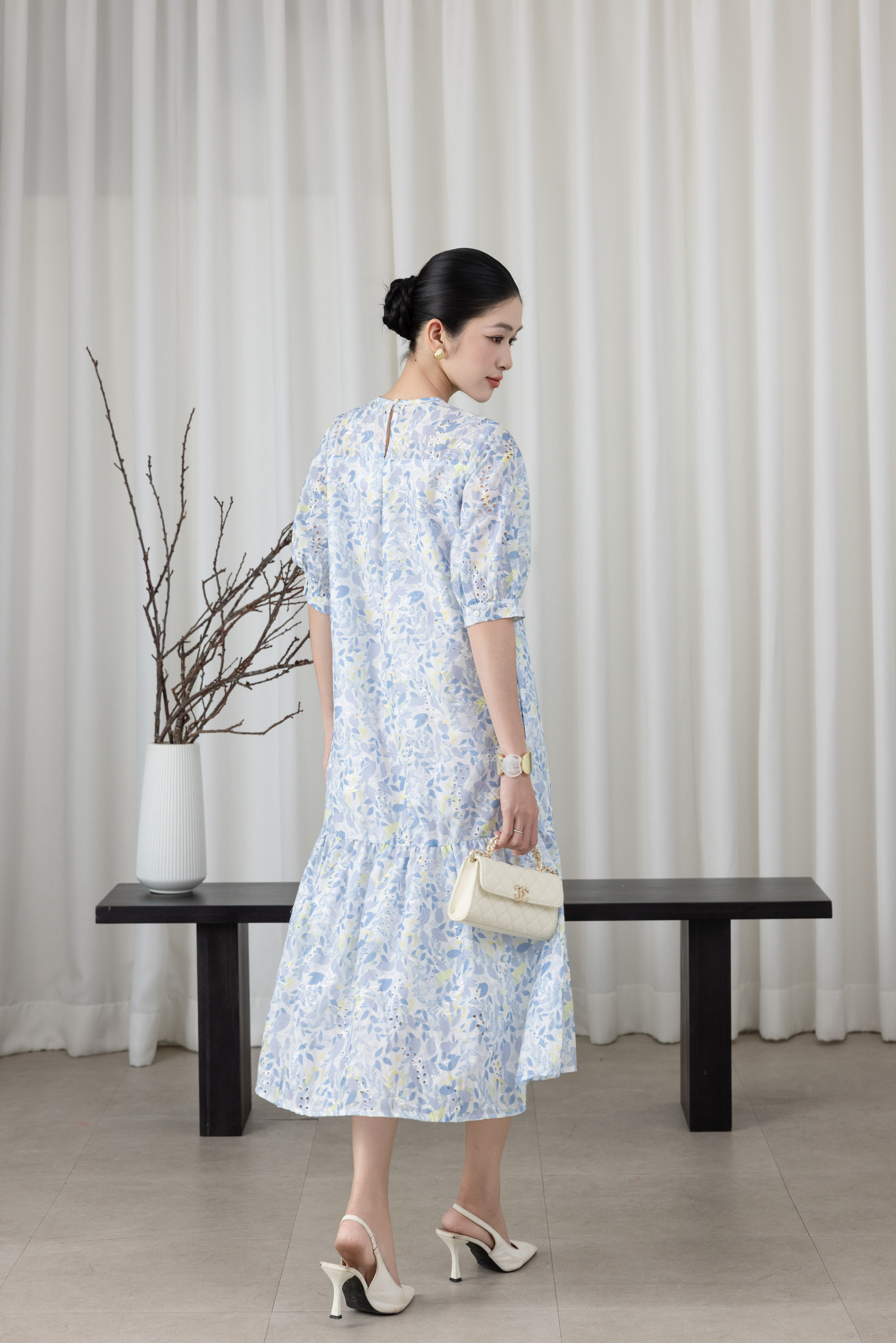 SWANLAKE | Váy Đầm Nữ Maxi Suông Đuôi Cá Vải Cotton Thêu Đục Lỗ 2 Lớp Có Túi Du Lịch Đi Biển D11522LW07