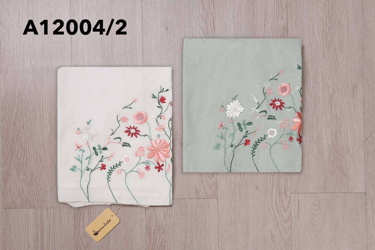 M-Collection - Áo Kiểu Tay Bí Cổ Tròn Thêu Hoa Chất Liệu Linen - A12004LW01