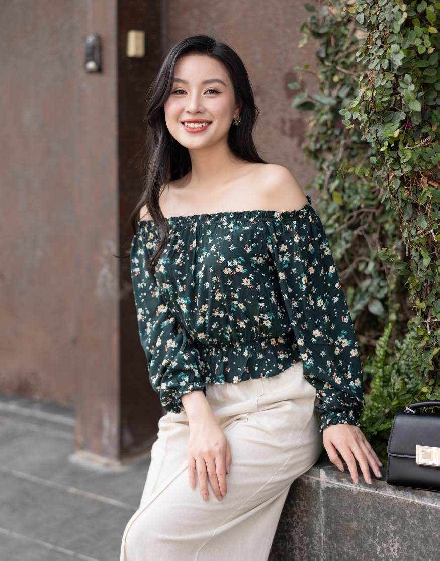 Áo Kiểu Croptop Trễ Vai Cotton Bông Swanlake - A10739LW10