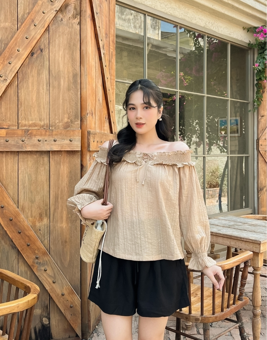 Áo Kiểu Trễ Vai Tơ Dập Ly Swanlake - A11466LW01