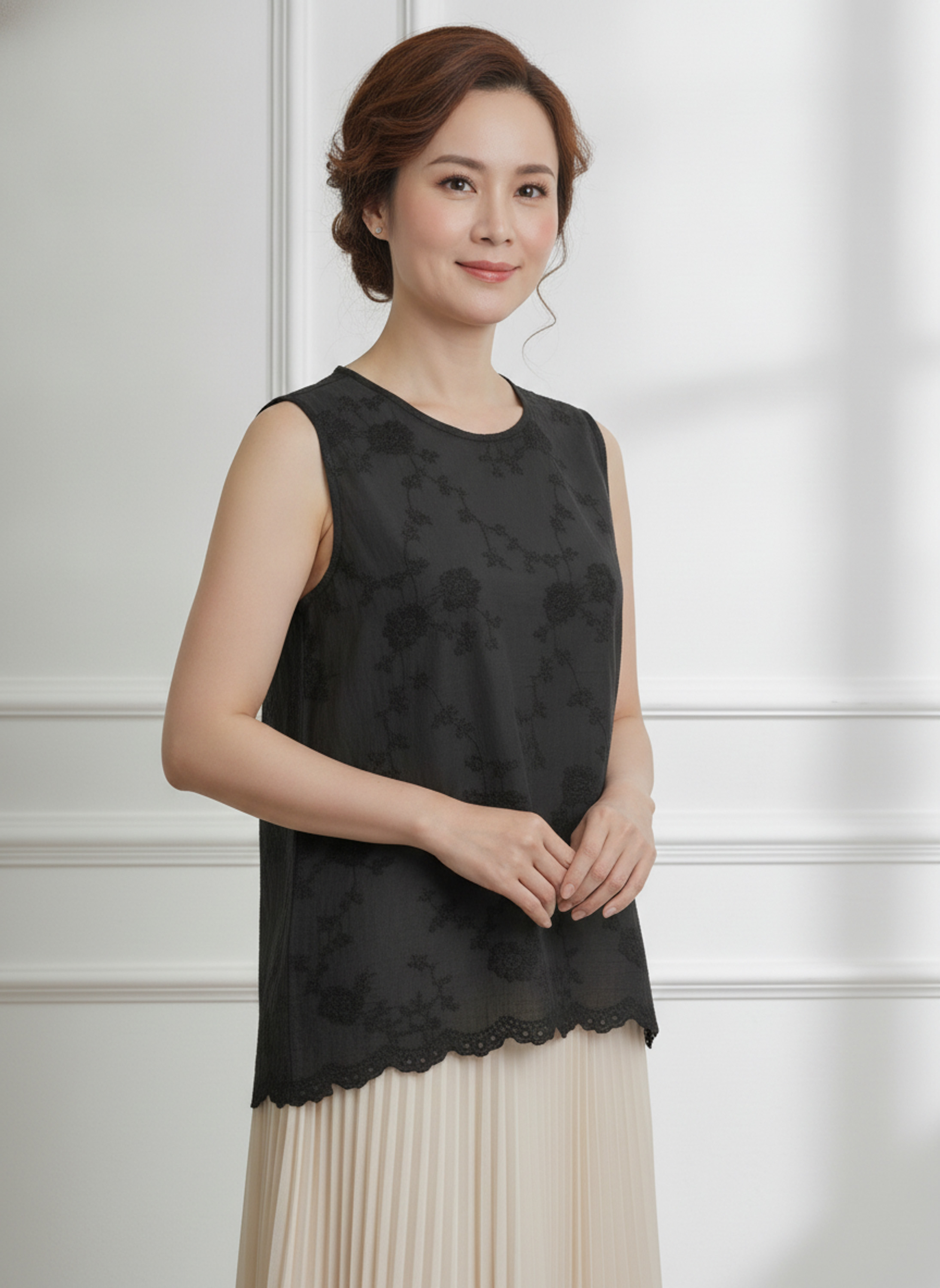 SWANLAKE | Áo Kiểu Nữ Vải Cotton Thêu Hoa Sát Nách Cổ Tròn Trẻ Trung Năng Động Dạo Phố Hè A13744LW01