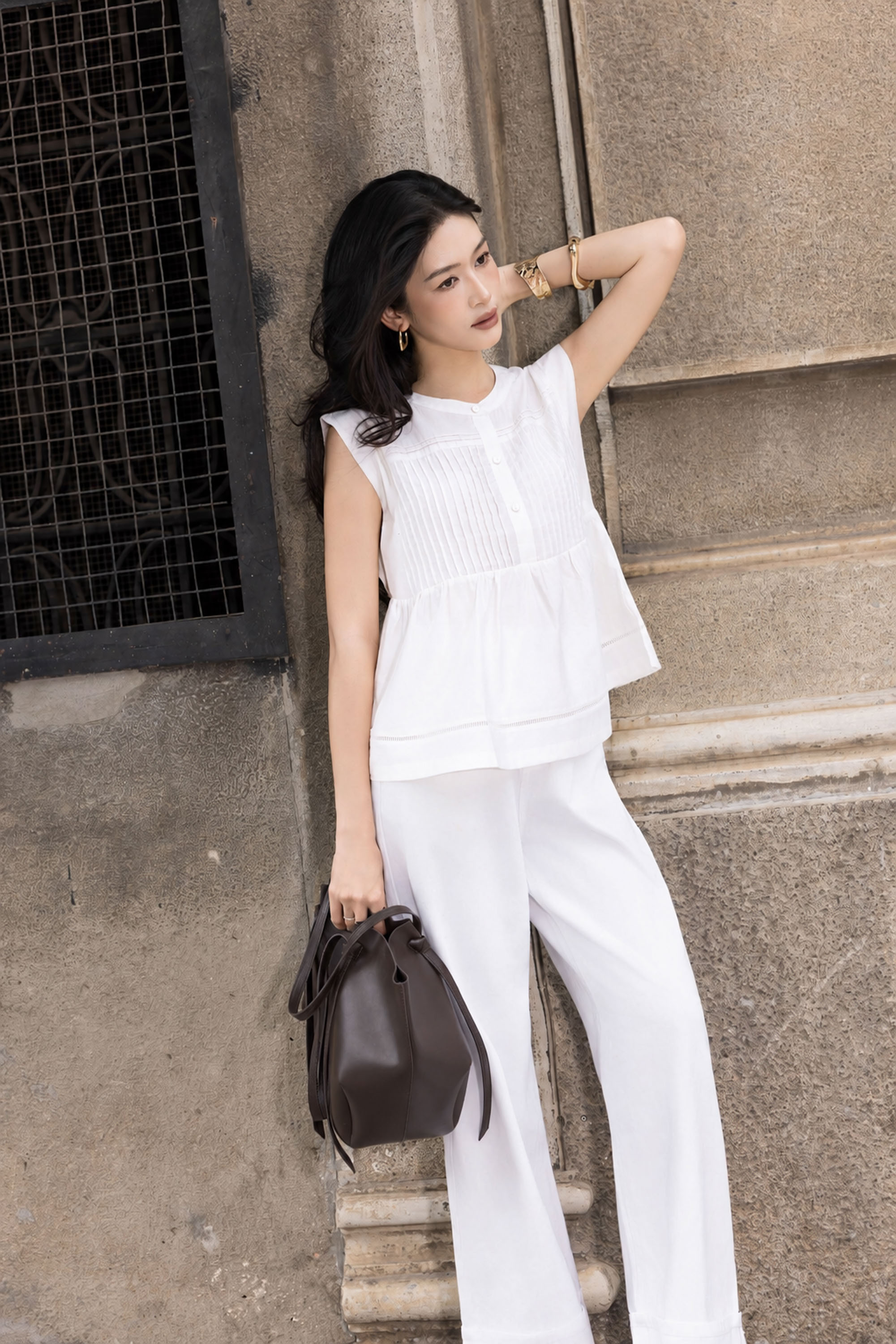 SWANLAKE | Áo Kiểu Nữ Sát Nách Dáng Babydoll Xếp Ly Cổ Tròn Chất Tơ Cotton Dạo Phố Hè A13863LW01