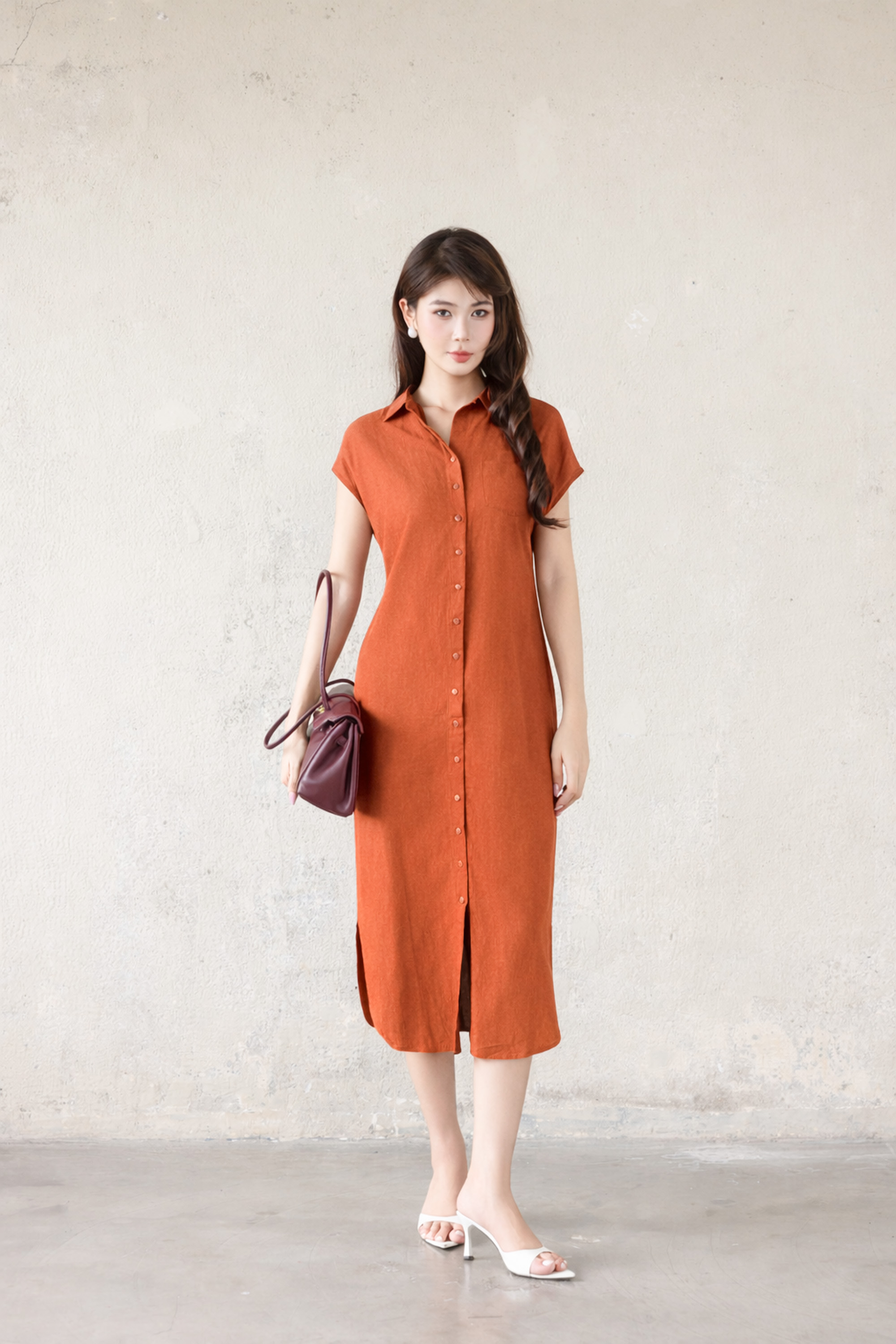 SWANLAKE | Váy Đầm Nữ Midi Suông Vải Linen Hàn Cổ Sơ Mi Cài Nút Tay Hến Vạt Bầu Công Sở D13825LW01