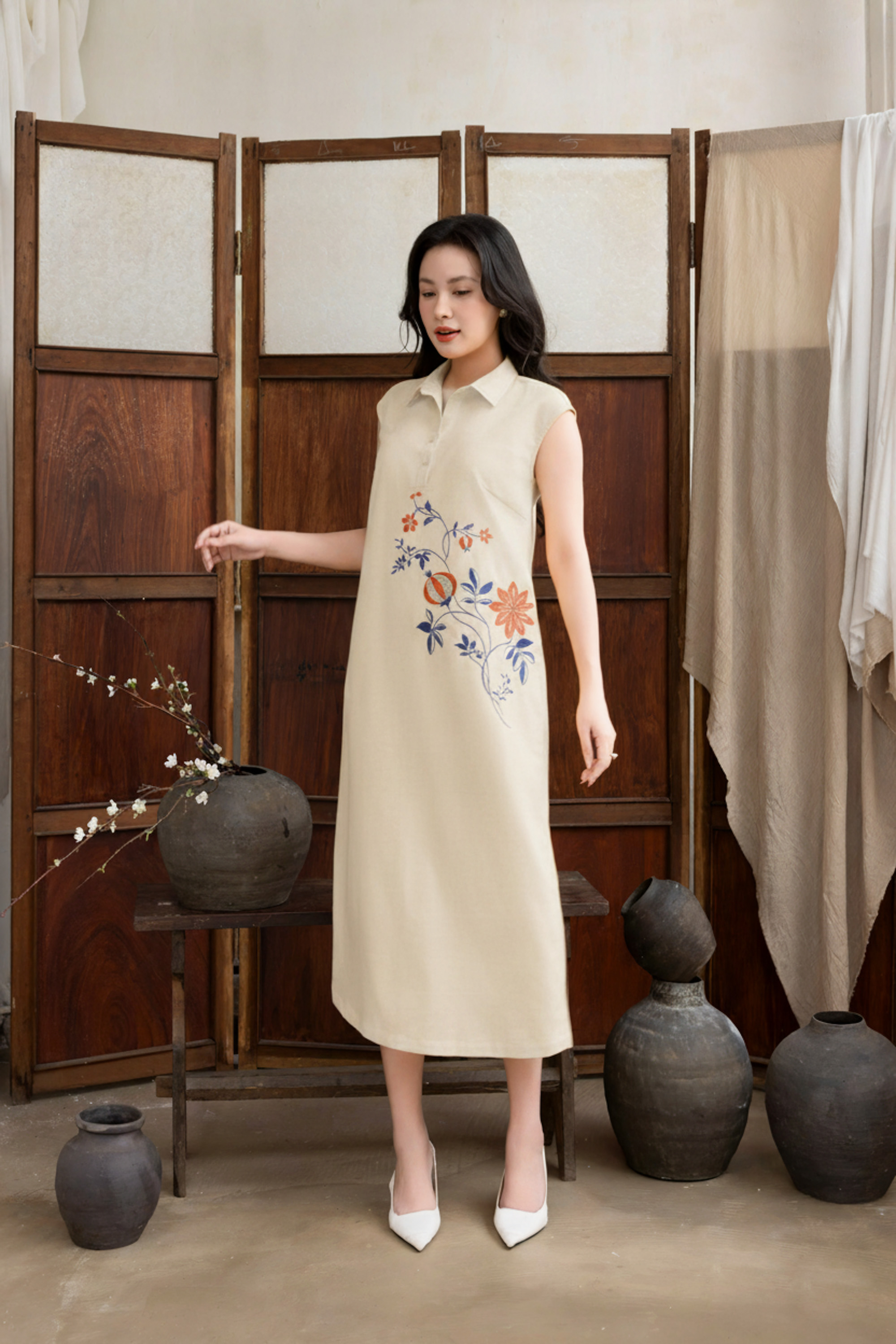 SWANLAKE | Váy Đầm Nữ Maxi Suông Sát Nách Cổ Sơ Mi Vải Linen Thêu Hoa Cao Cấp Đi Tiệc D13272LW01