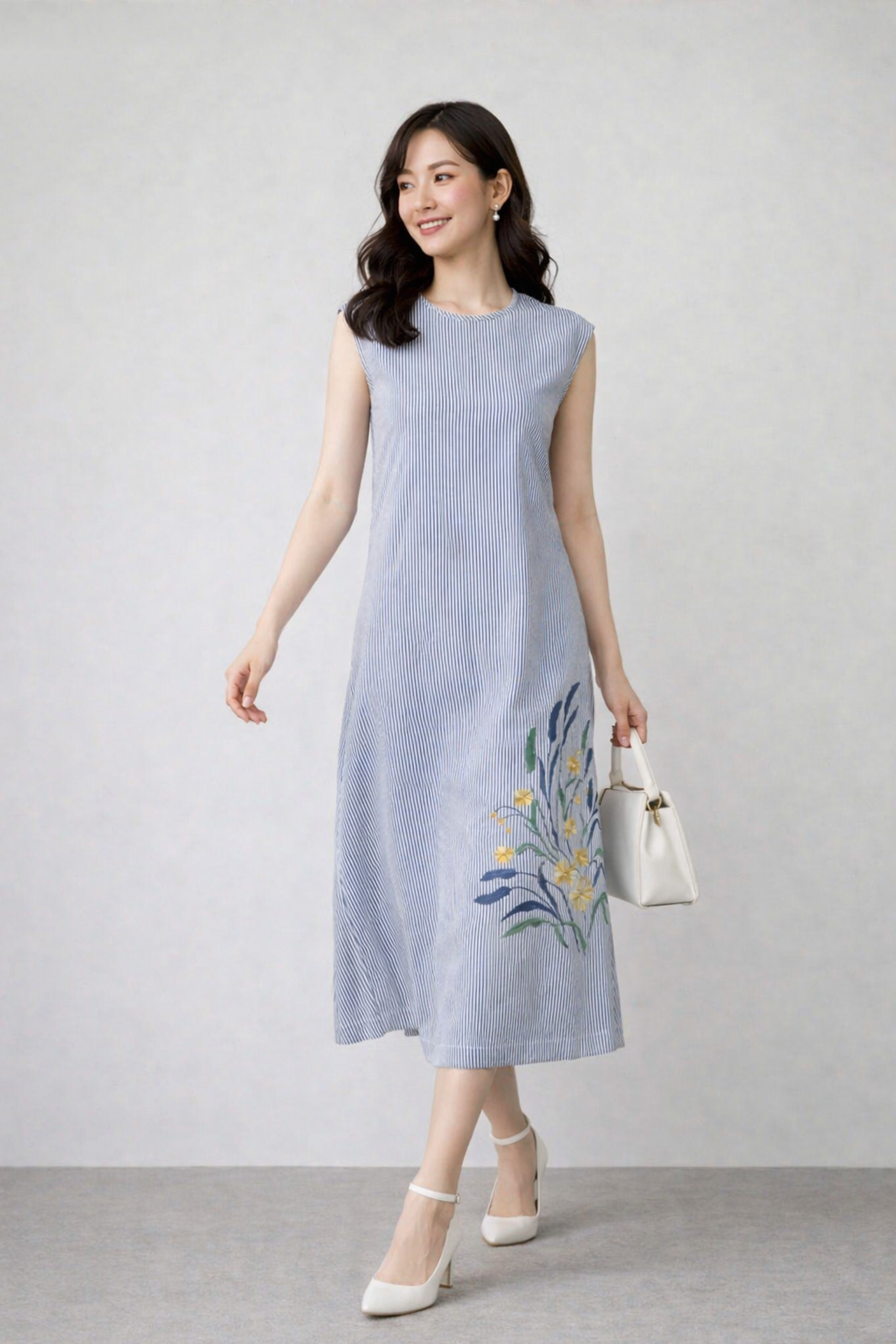 SWANLAKE | Váy Đầm Nữ Suông Sát Nách Vải Cotton Sọc Thêu Hoa Cổ Tròn Dạo Phố Du Lịch Hè D13550LW01