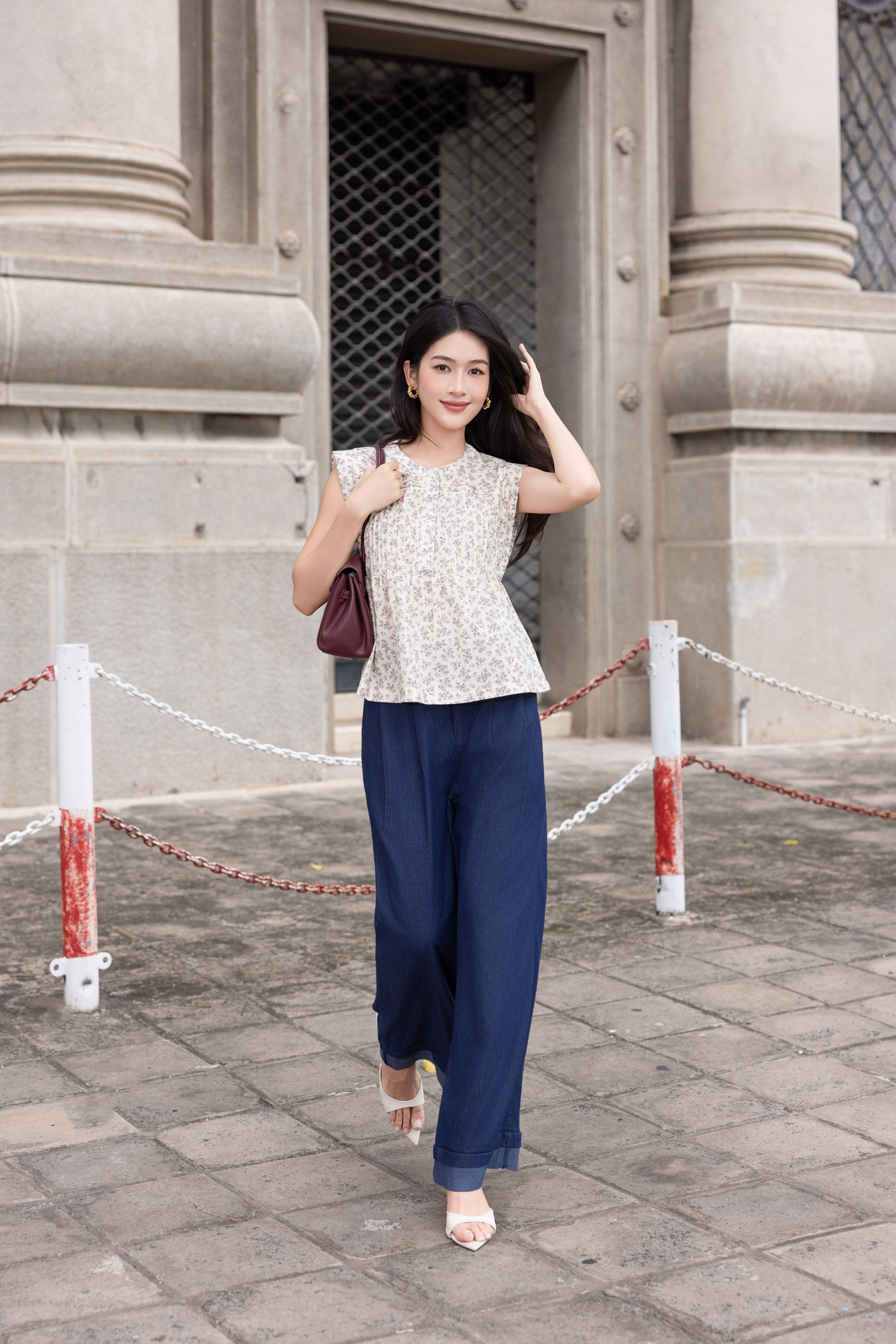 Áo Kiểu Nữ Sát Nách Dáng Babydoll Xếp Ly A13929LW01
