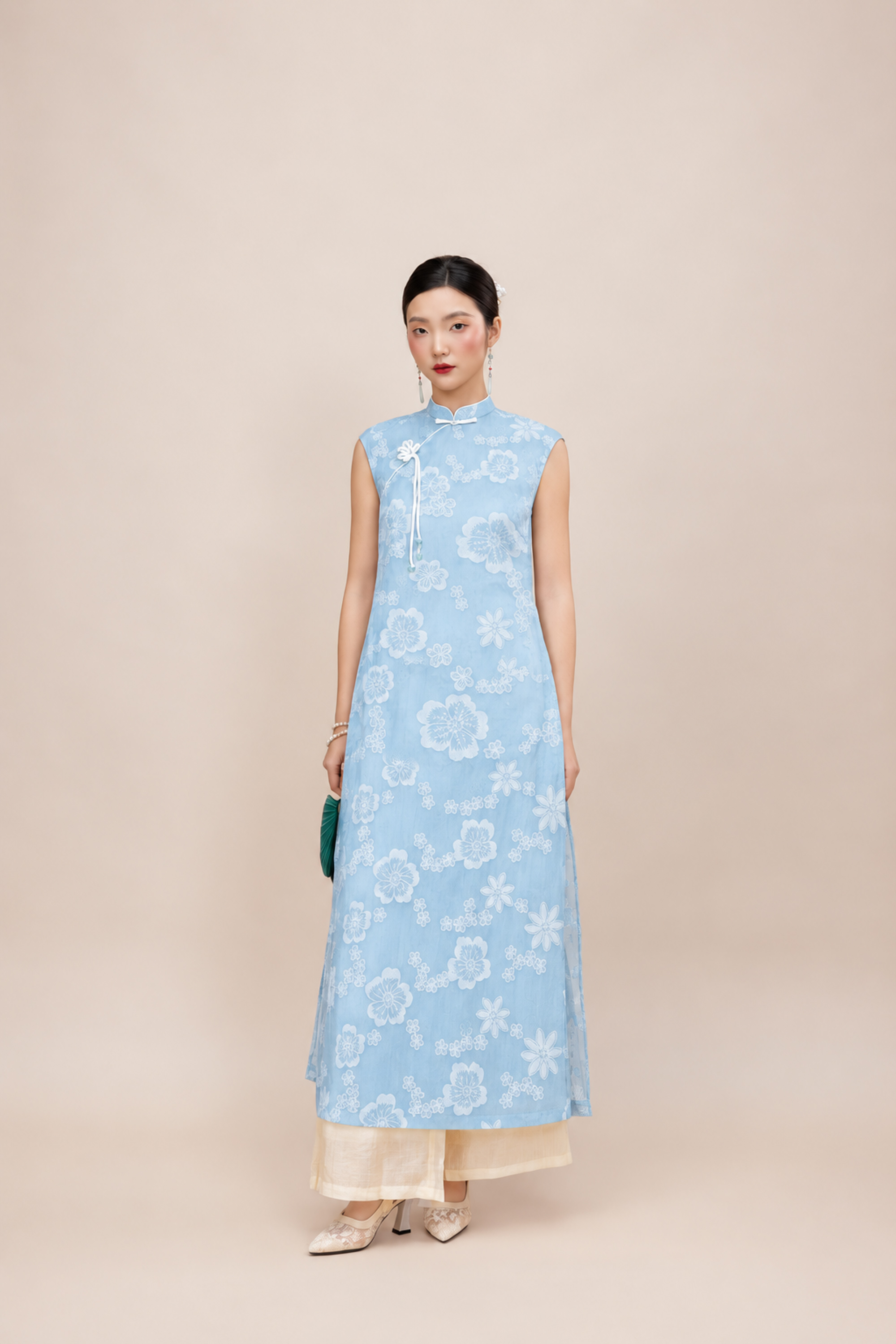 Áo Dài Cách Tân Chất Tơ Thêu Hoa L14127LW01