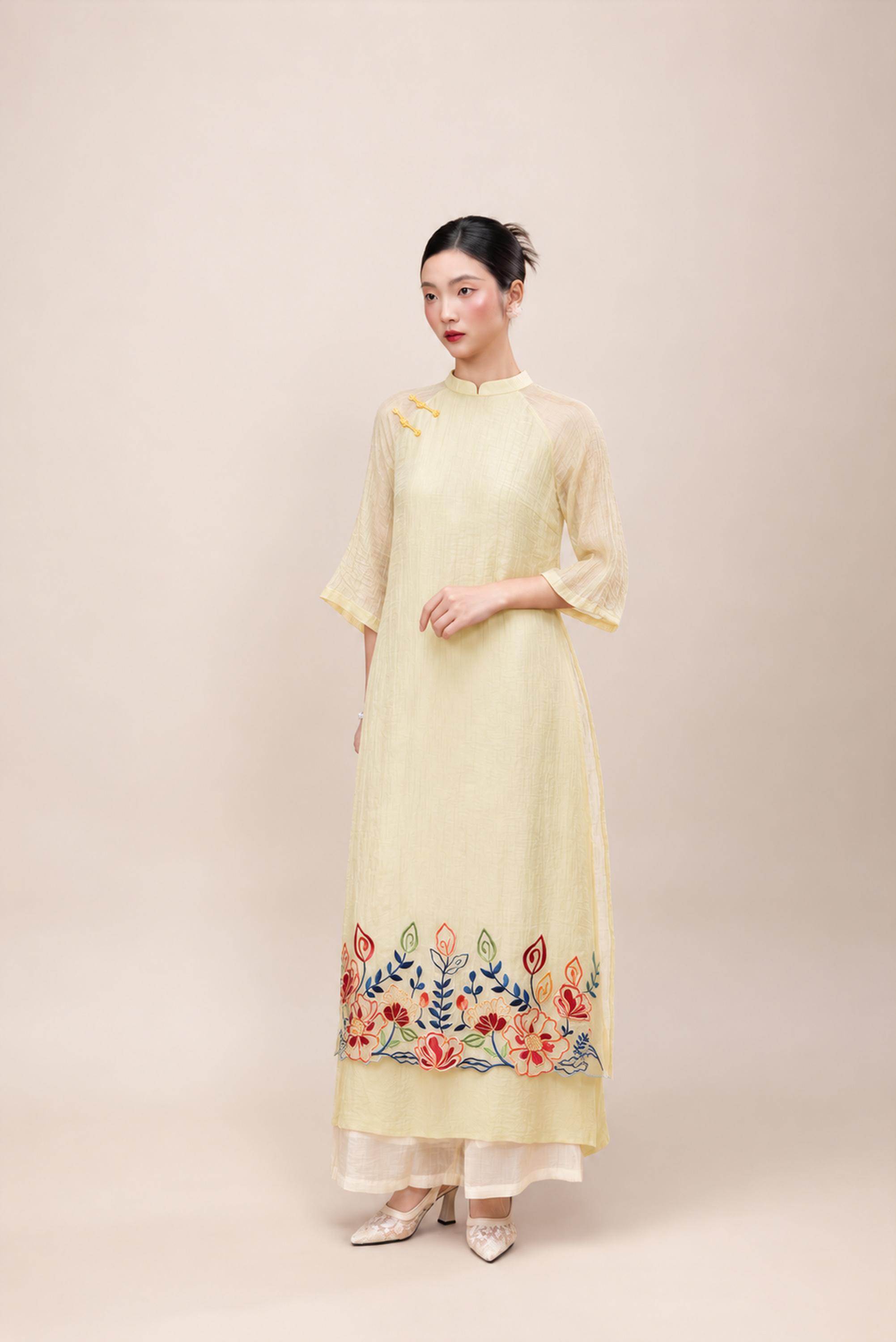 Áo Dài Cách Tân Nữ Suông Vải Xốp Hàn Tà Kép Thêu Hoa L13969LW01