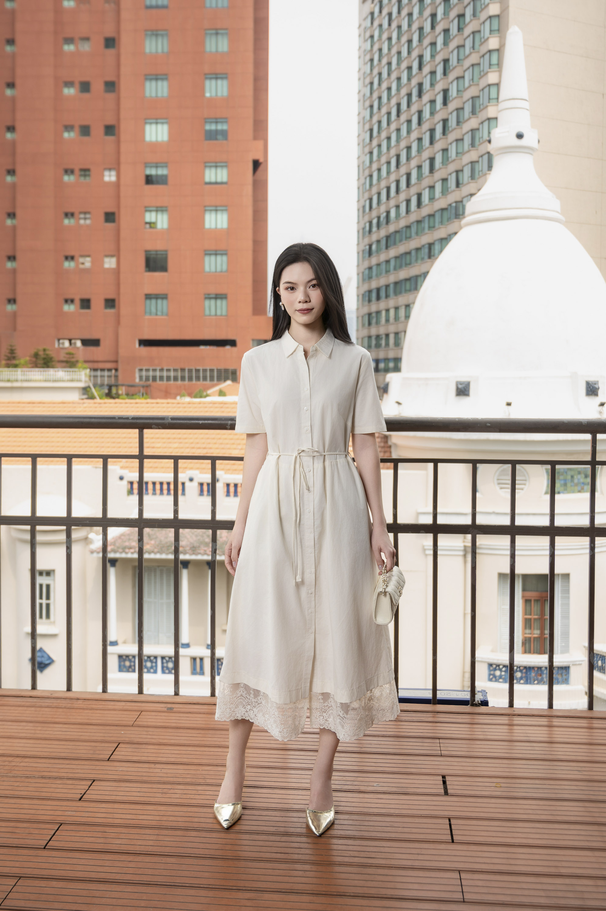 SWANLAKE | Váy Đầm Sơ Mi Nữ Cotton Phối Ren Hoa Dây Thắt Eo Tay Ngắn Công Sở Thanh Lịch D13441LW01