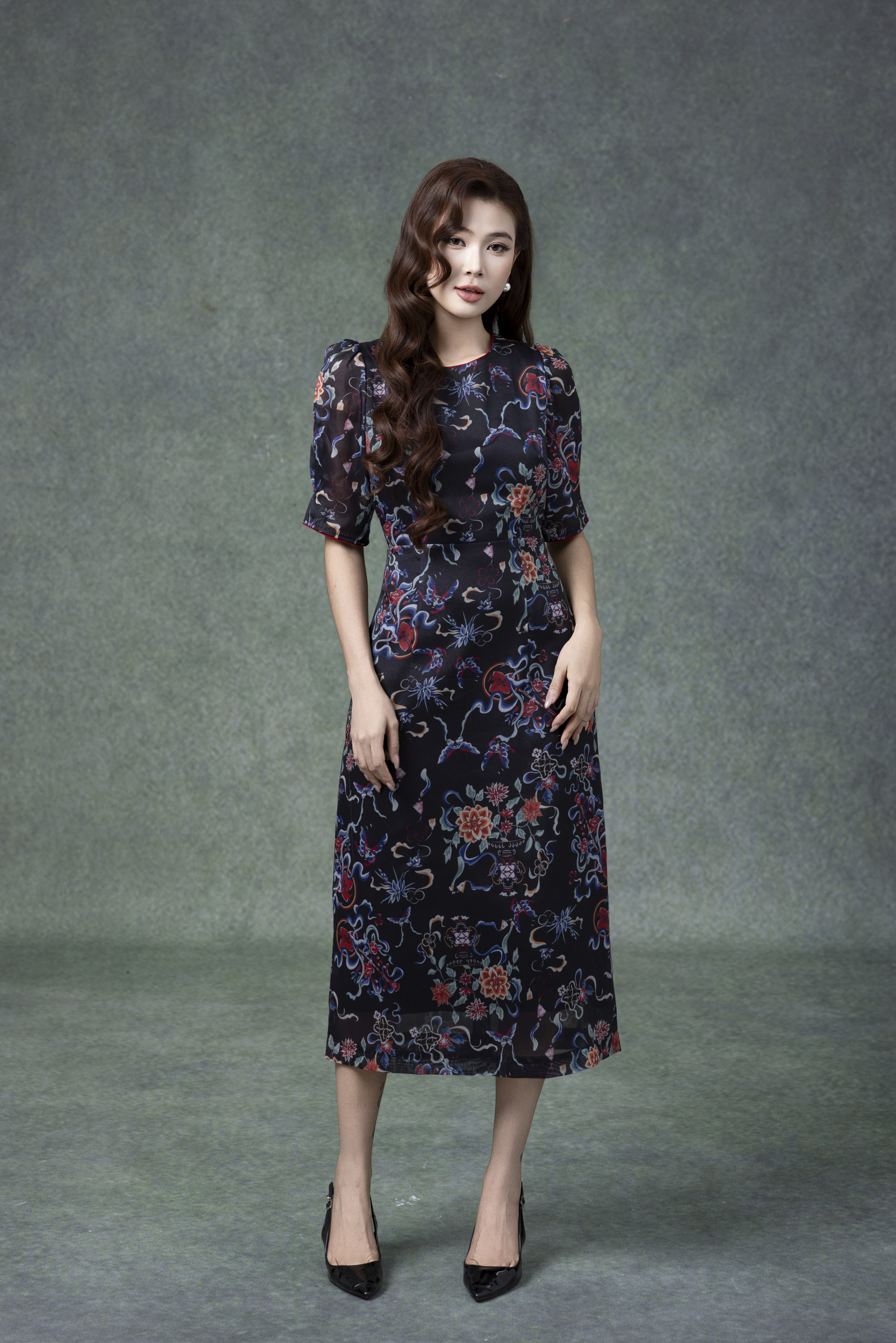 SWANLAKE | Váy Đầm Nữ Maxi Suông Vải Tơ In Hoa Cổ Tròn Tay Bí Phồng Chiết Eo Đi Tiệc Công Sở D13245LW01