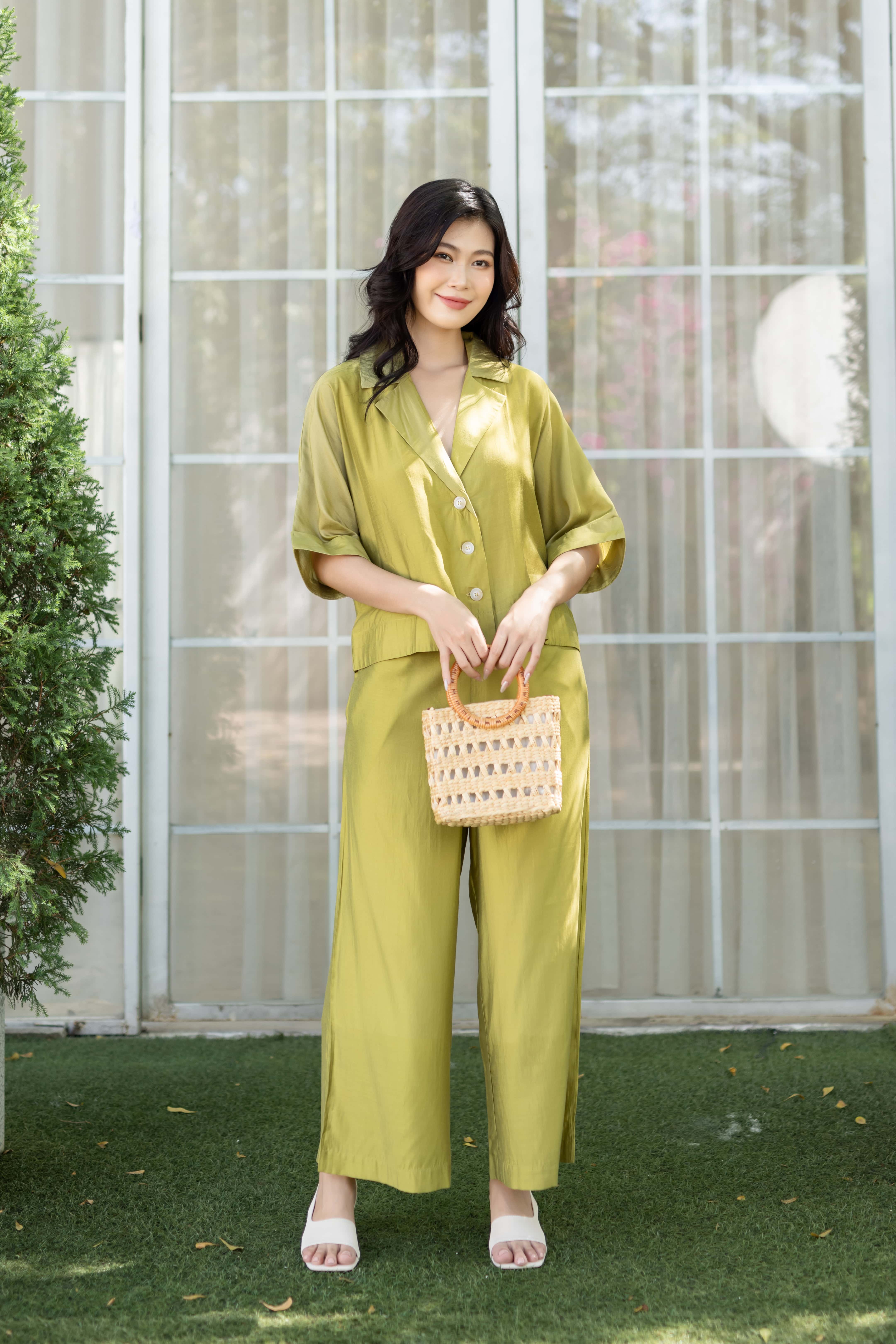 Set Bộ Tơ Cotton Nút Gỗ Cổ Vest Swanlake - B11298LW01