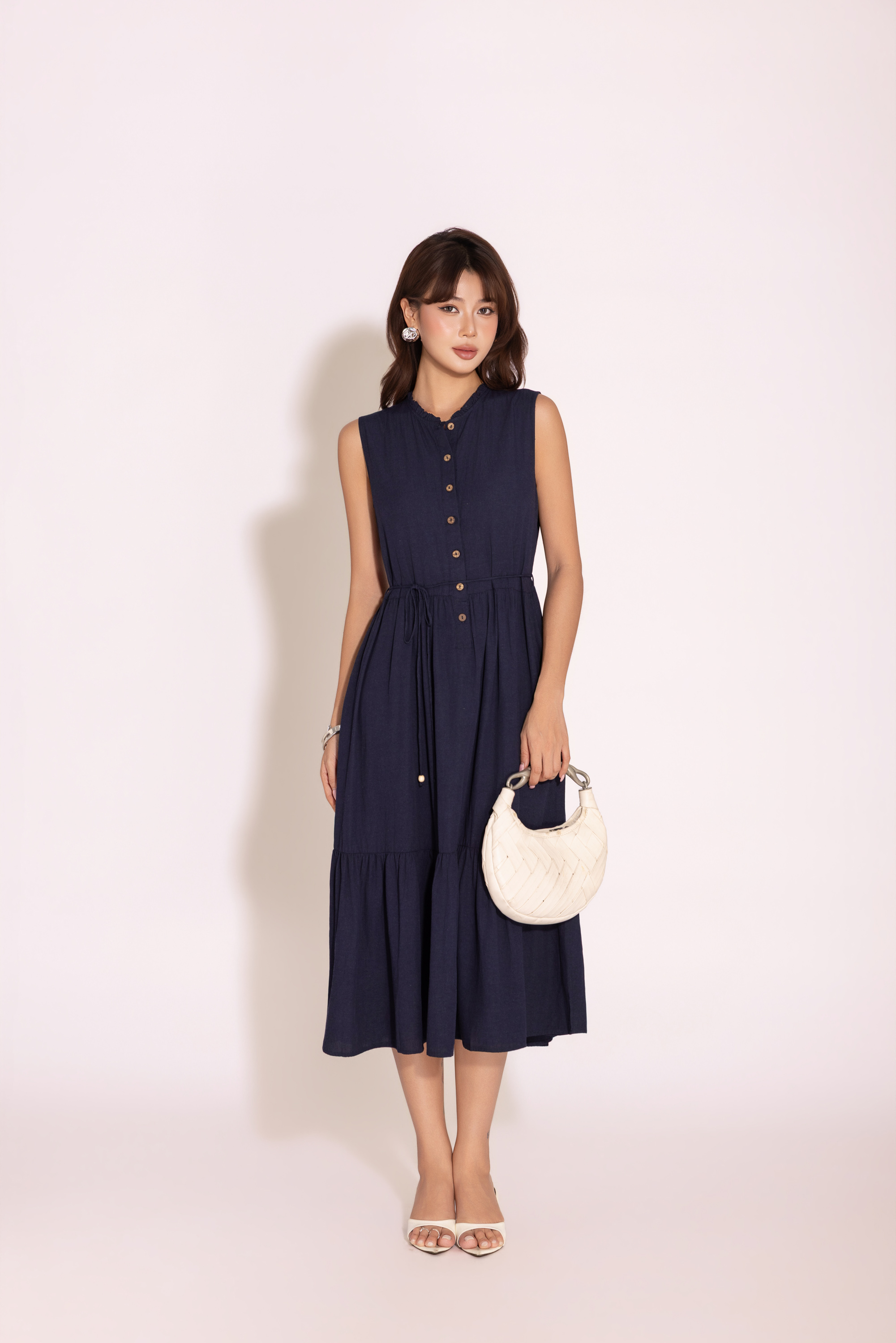 SWANLAKE | Váy Đầm Nữ Dài Đuôi Cá Xòe Sát Nách Vải Linen Hàn Cổ Trụ Cài Nút Công Sở Dạo Phố D13839LW01