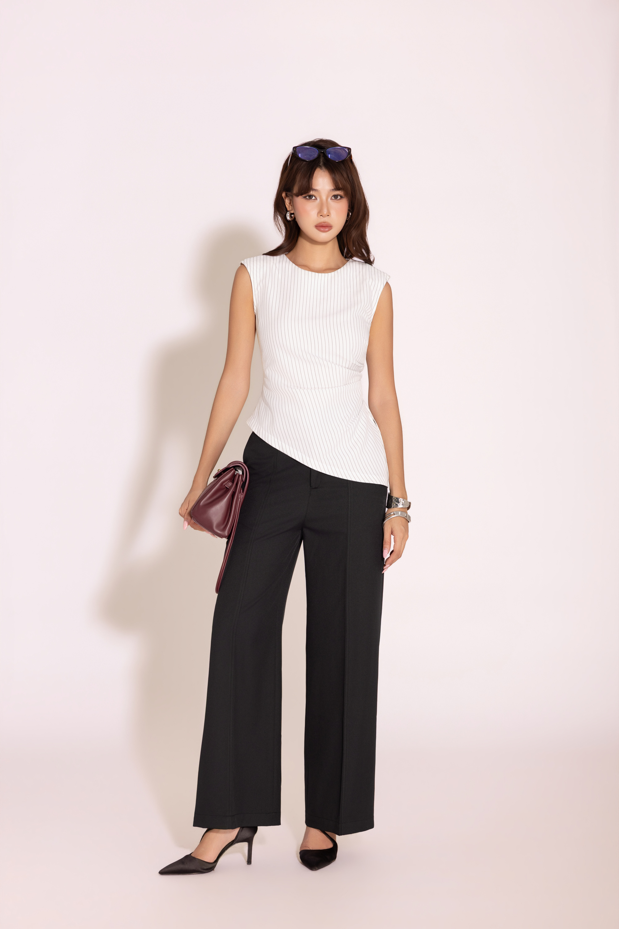 SWANLAKE | Quần Dài Nữ Công Sở Form Suông Ống Rộng Viền Nổi Dập Ly Vải Cotton Thanh Lịch Q14017LW01