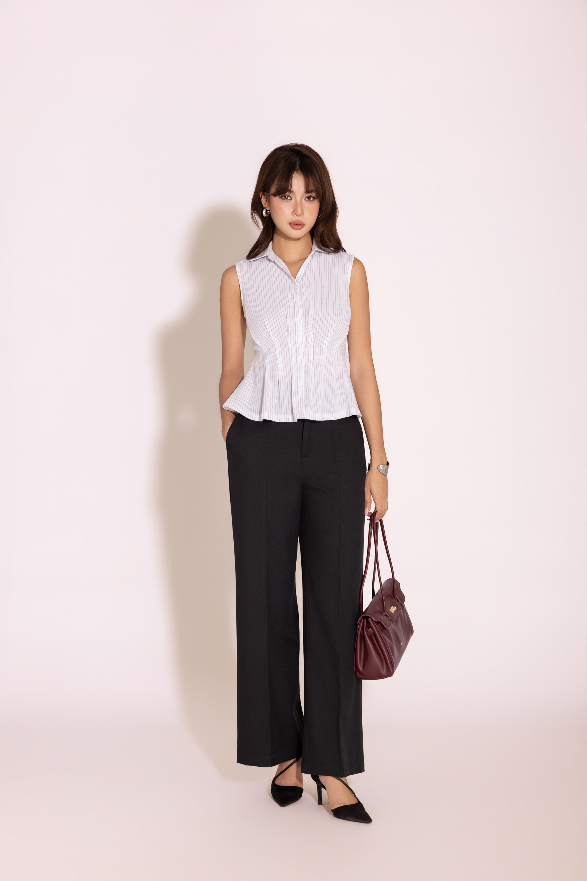 SWANLAKE | Áo Sơ Mi Nữ Sát Nách Xếp Ly Chiết Eo Kẻ Sọc Chất Cotton Trẻ Trung Dạo Phố A13918LW01