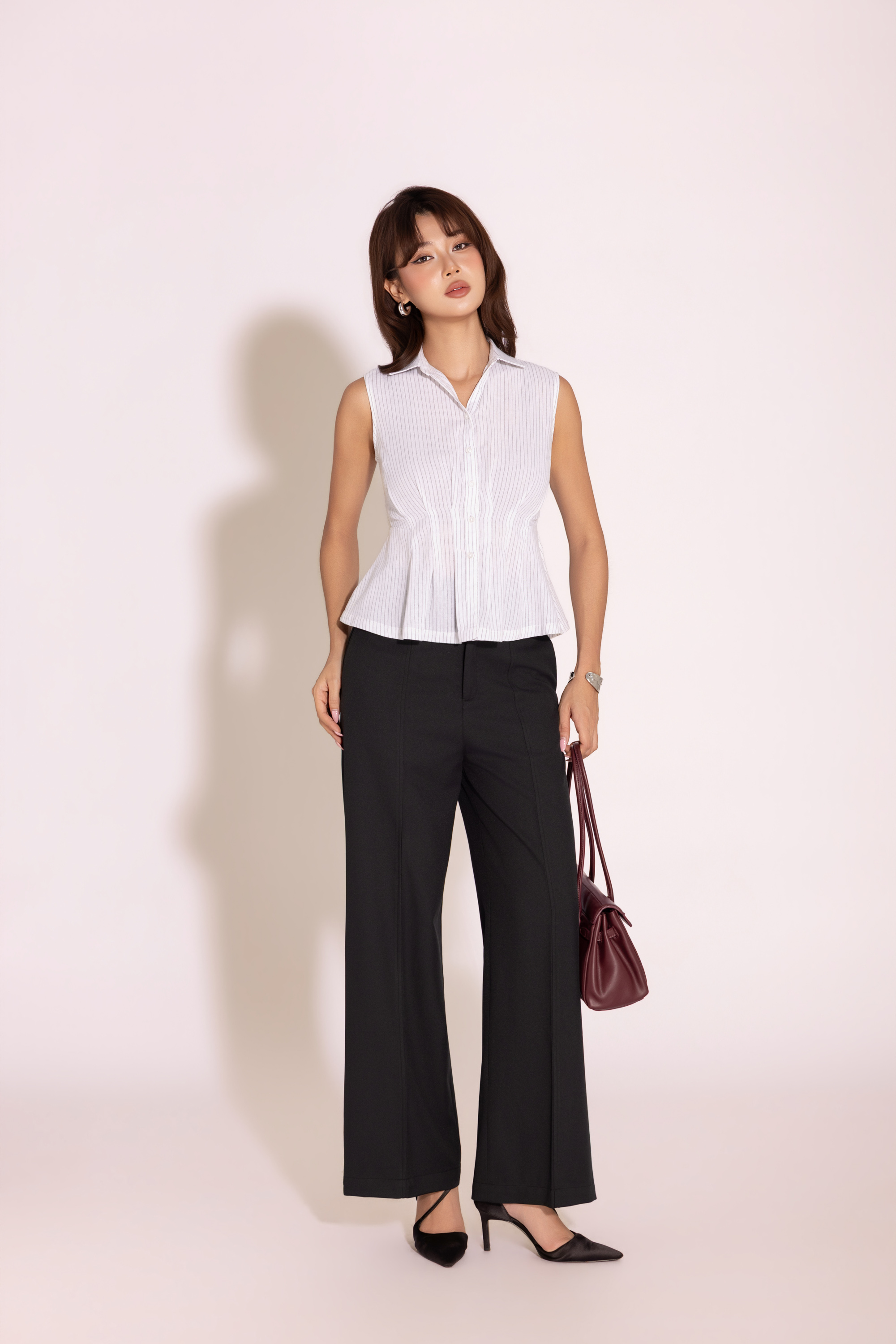 SWANLAKE | Áo Sơ Mi Nữ Sát Nách Xếp Ly Chiết Eo Kẻ Sọc Chất Cotton Trẻ Trung Dạo Phố A13918LW01