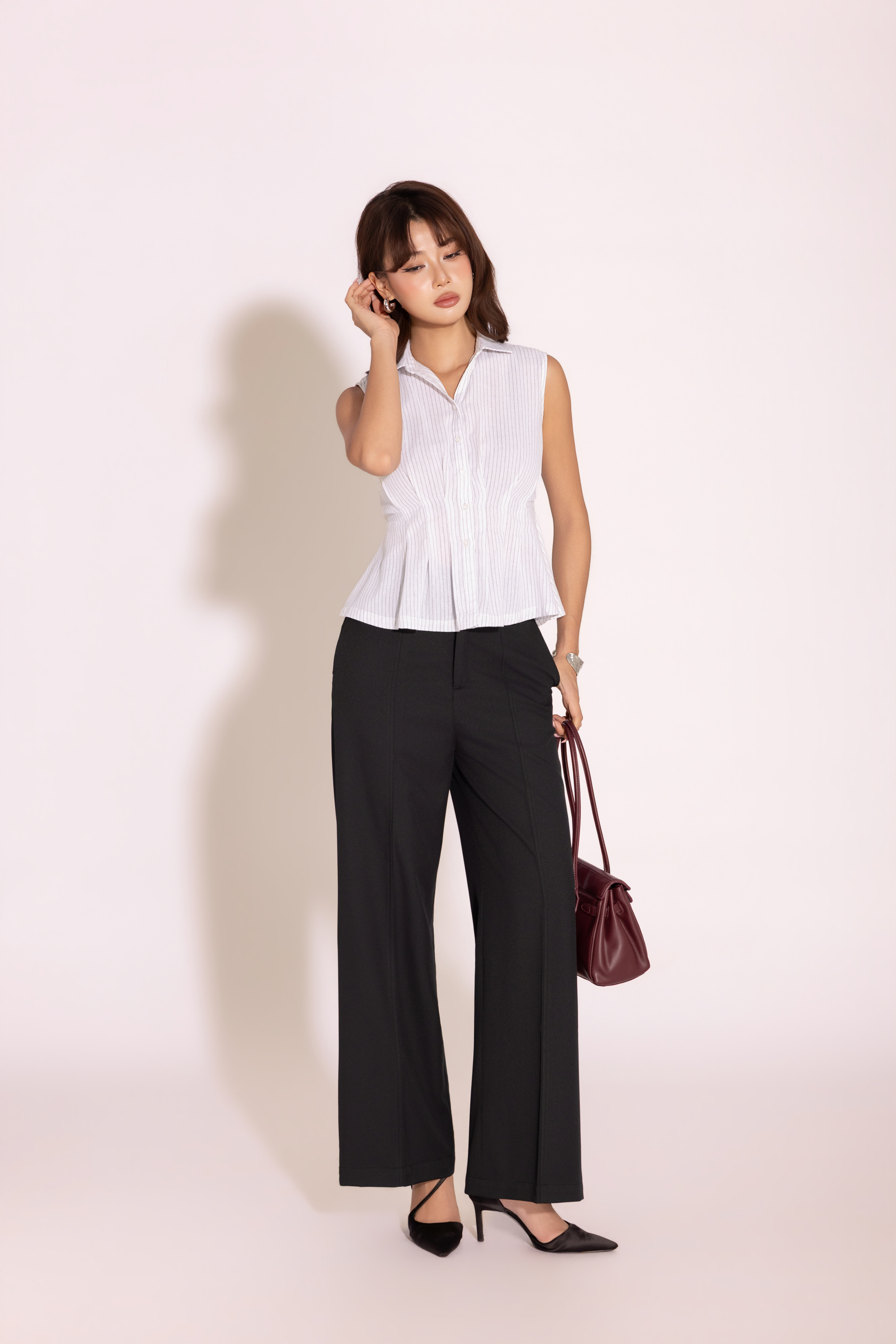 SWANLAKE | Áo Sơ Mi Nữ Sát Nách Xếp Ly Chiết Eo Kẻ Sọc Chất Cotton Trẻ Trung Dạo Phố A13918LW01