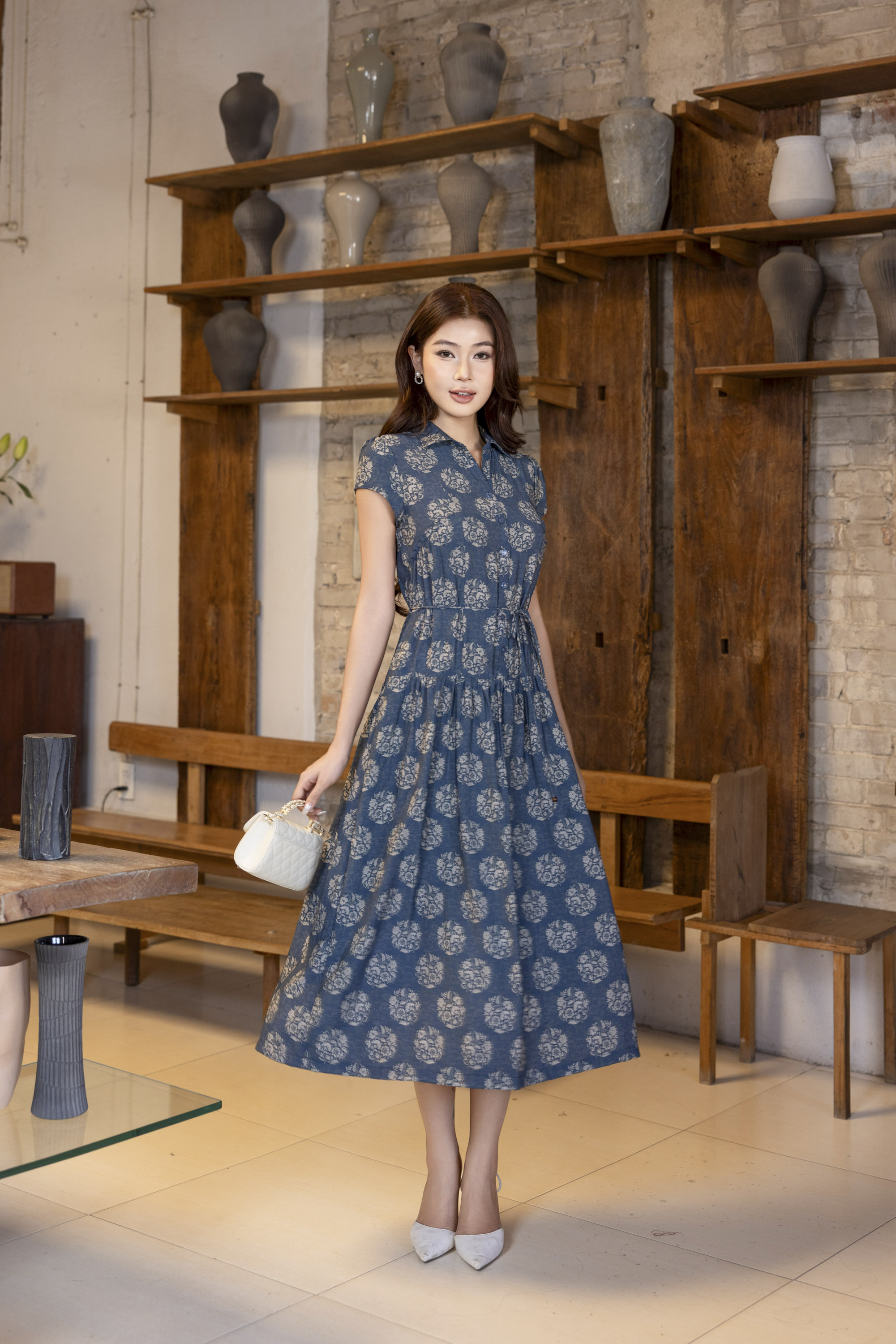 SWANLAKE | Váy Đầm Sơ Mi Nữ Tay Ngắn Dây Thắt Eo Chất Vải Tơ Hoa Công Sở Thanh Lịch D13487LW01