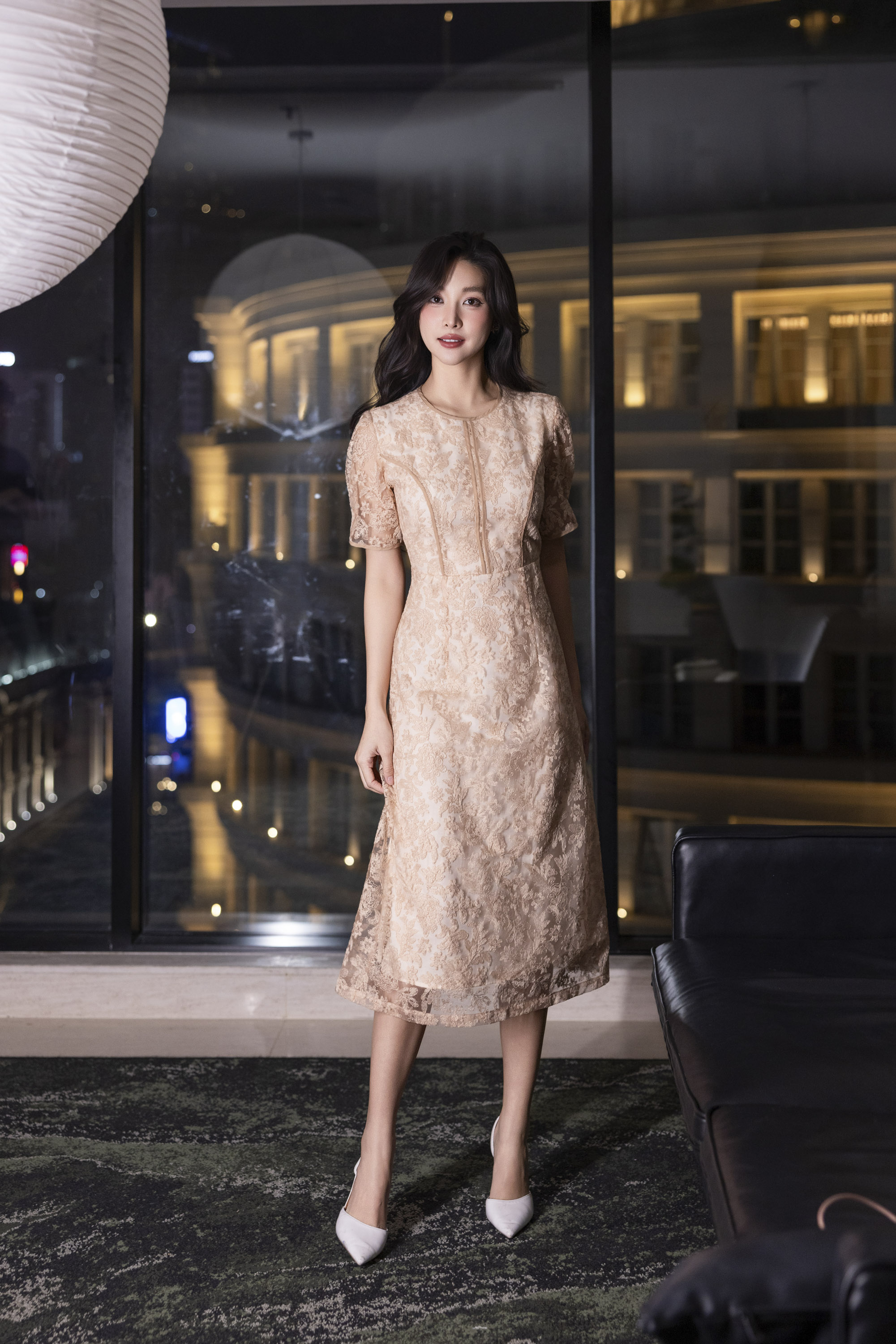 SWANLAKE | Váy Đầm Midi Nữ Phối Ren Thêu Hoa 2 Lớp Cổ Tròn Tay Ngắn Chiết Eo Tiệc Sang Trọng D13385LW01