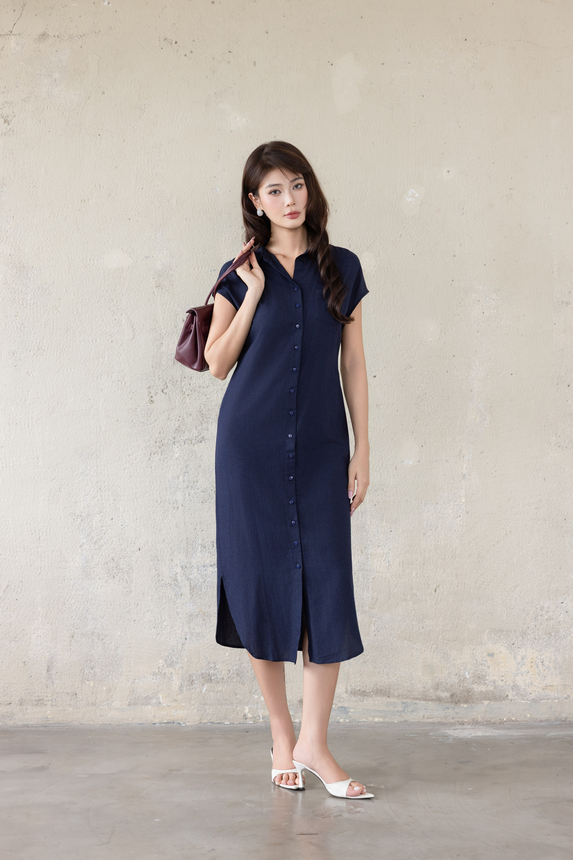 SWANLAKE | Váy Đầm Nữ Midi Suông Vải Linen Hàn Cổ Sơ Mi Cài Nút Tay Hến Vạt Bầu Công Sở D13825LW01