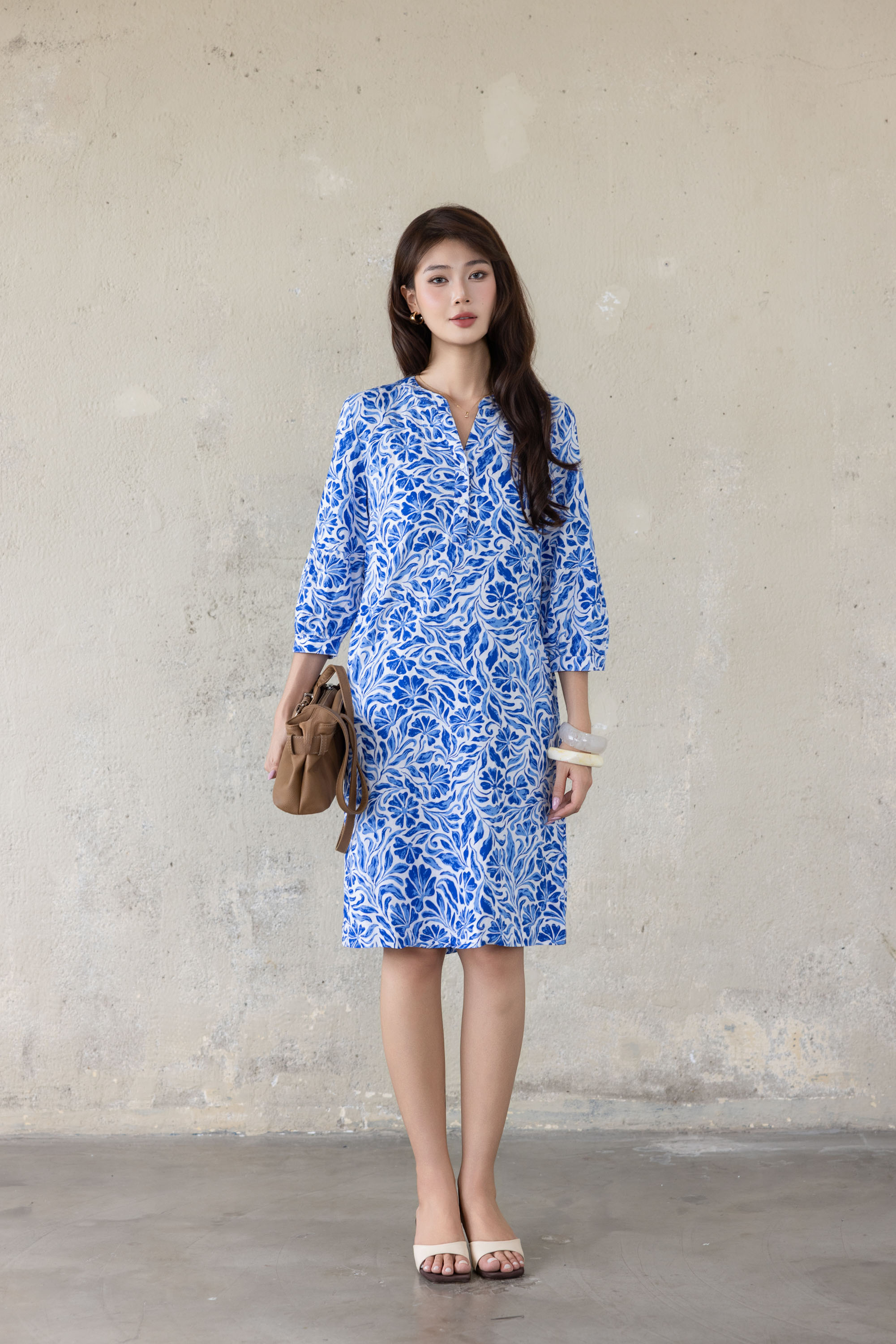 SWANLAKE | Váy Đầm Nữ Suông Tay Lỡ Cổ Trụ Cài Nút Vải Linen Cao Cấp Có Túi Du Lịch Biển Hè D12364LW07
