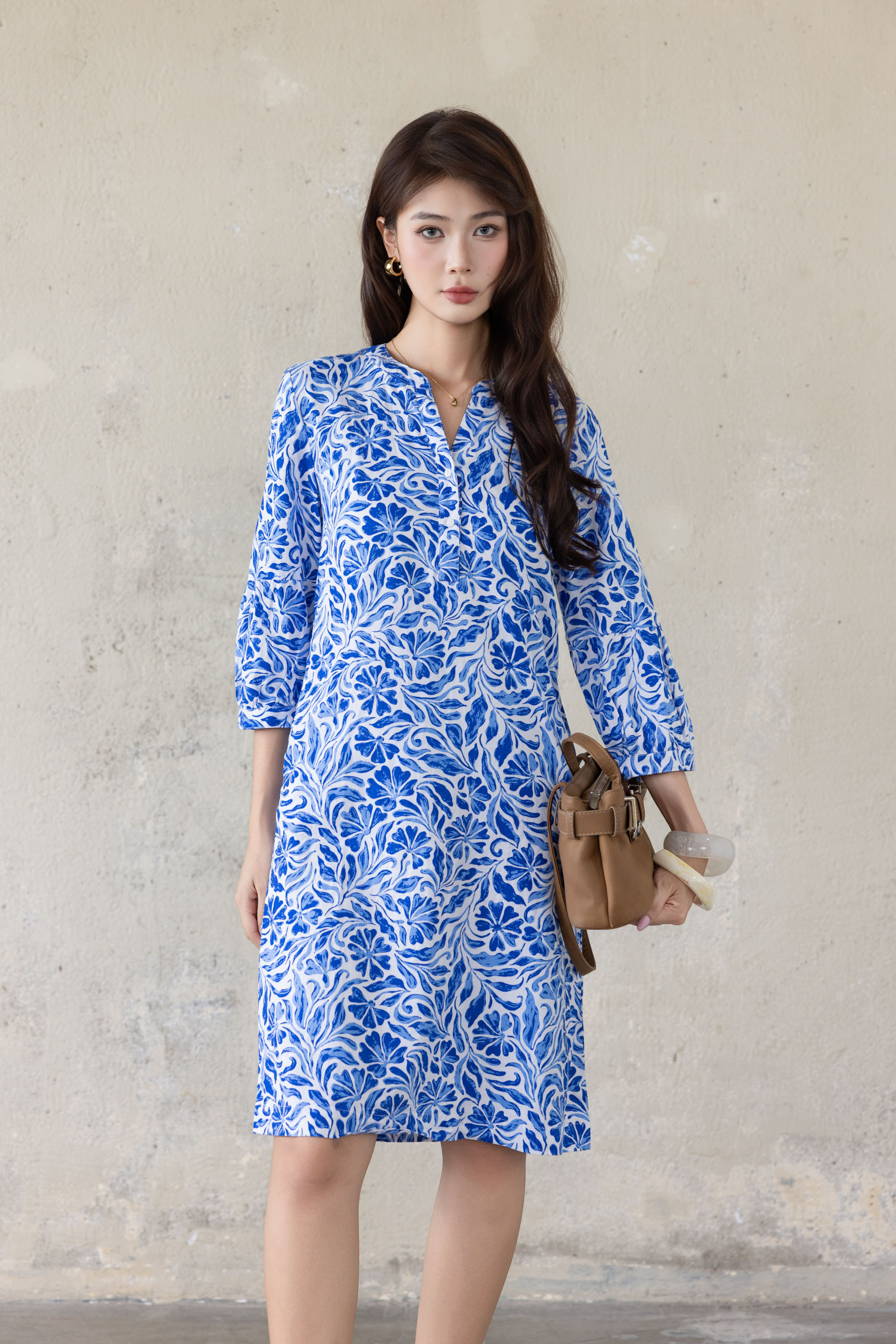SWANLAKE | Váy Đầm Nữ Suông Tay Lỡ Cổ Trụ Cài Nút Vải Linen Cao Cấp Có Túi Du Lịch Biển Hè D12364LW07