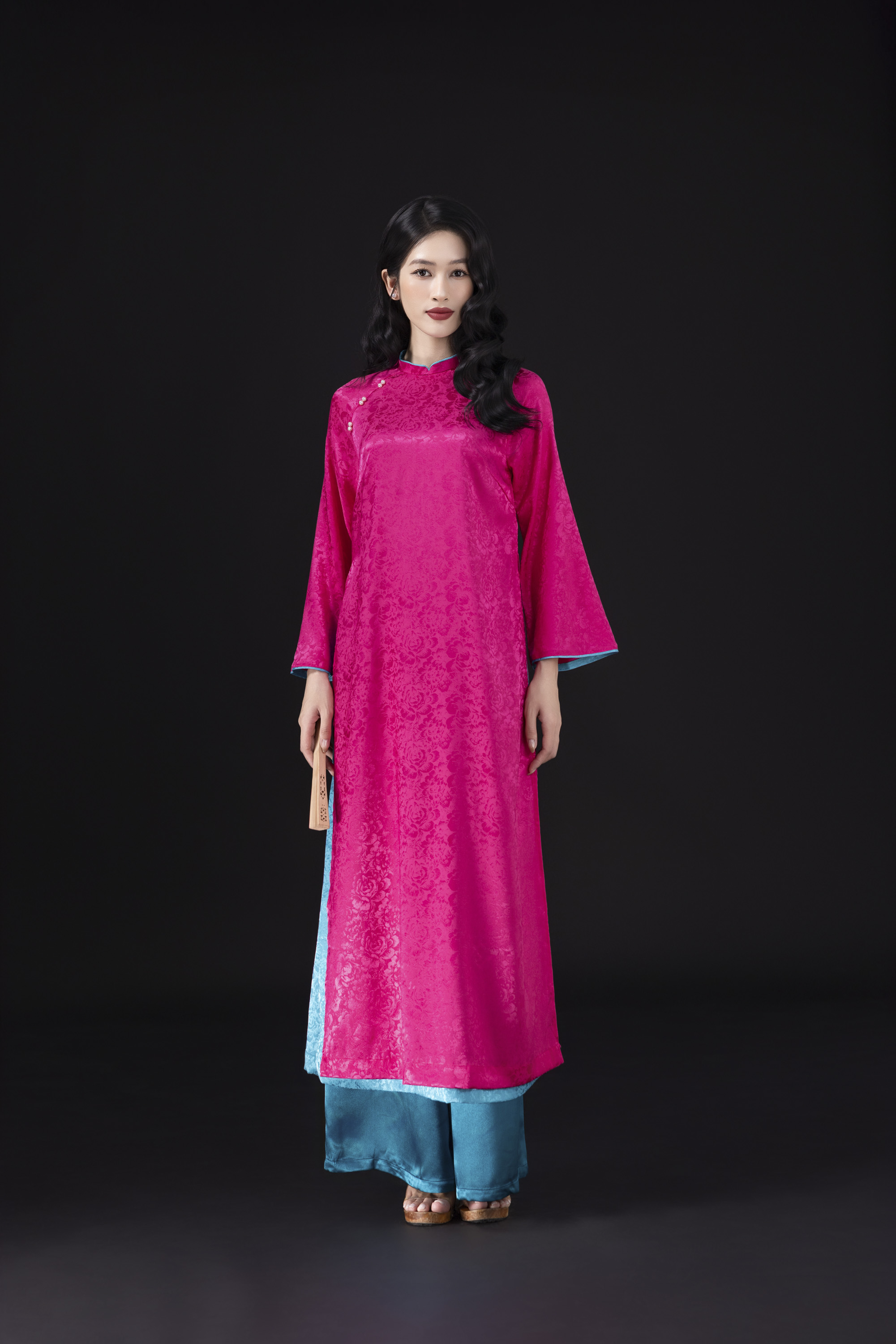 SWANLAKE | Áo Dài Tết Cách Tân Nữ Lụa Gấm Tà Kép Tay Dài Rộng Dáng Suông Truyền Thống L13155LW01