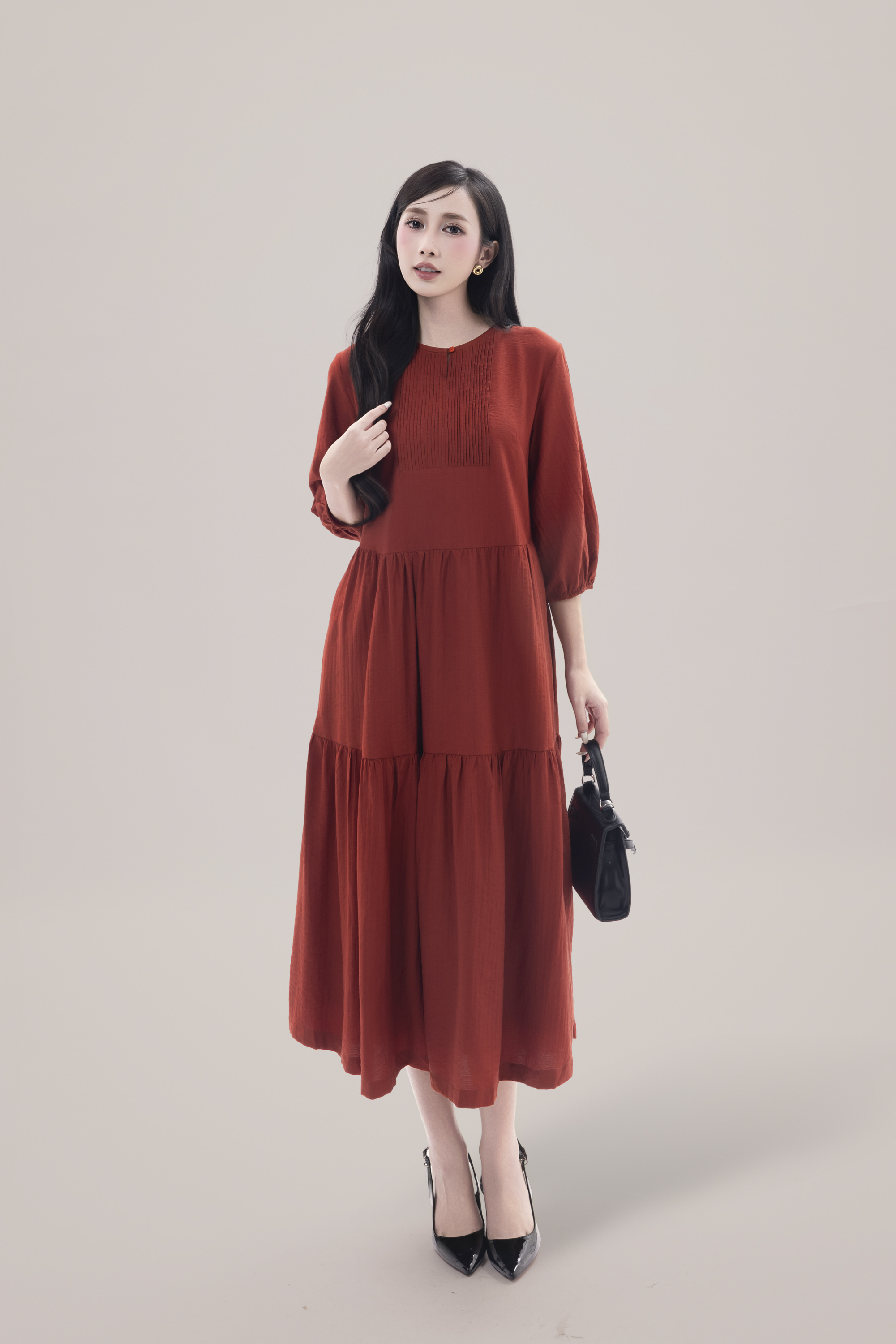 Váy Đầm Nữ Maxi Đuôi Cá Xếp Tầng Tay Lỡ Cổ Tròn Vải Xô Tăm Dự Tiệc Công Sở D13051LW01