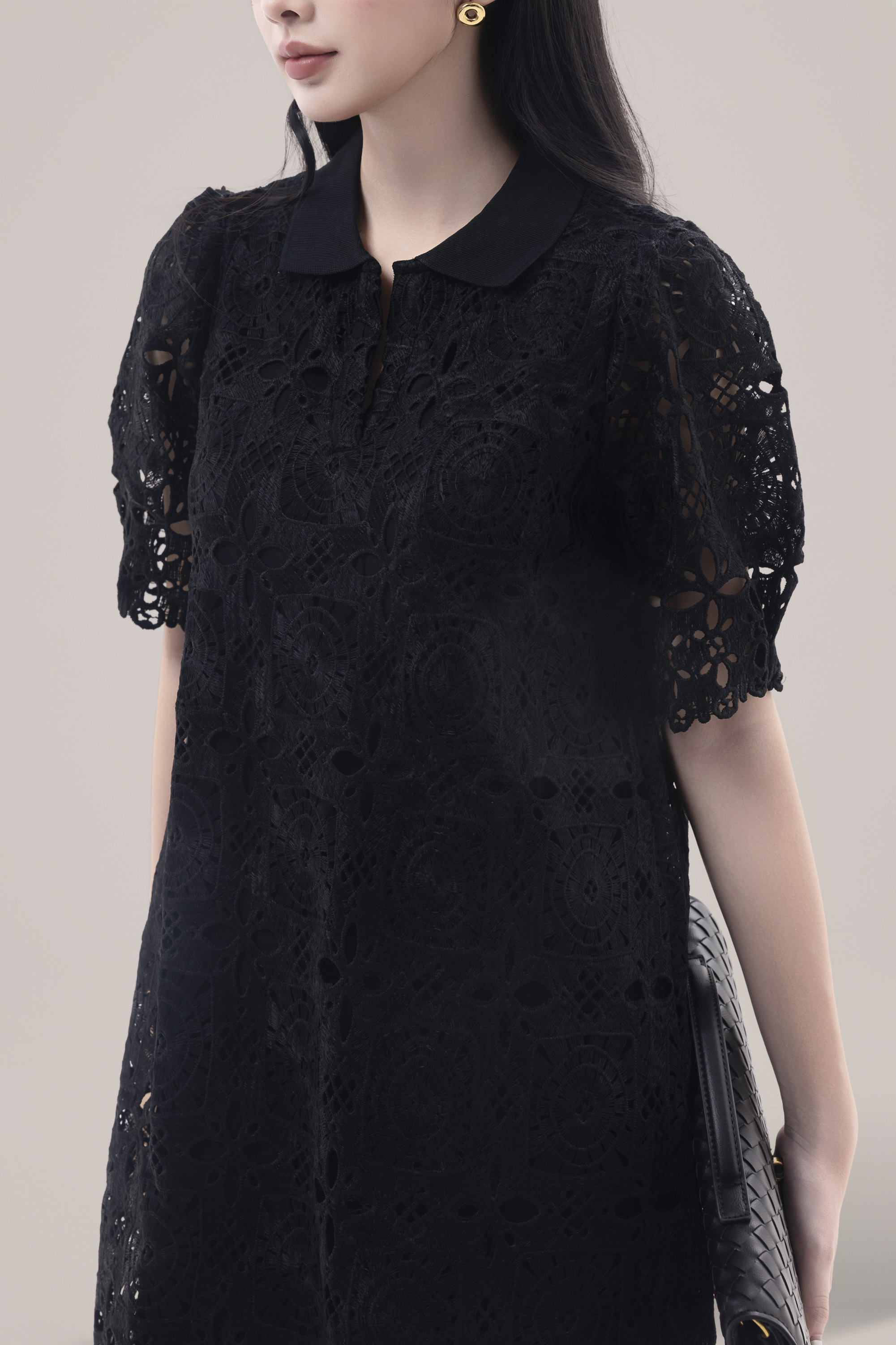 Đầm Ren Có Lót Cổ Sơ Mi Thun Swanlake - D11829LW01