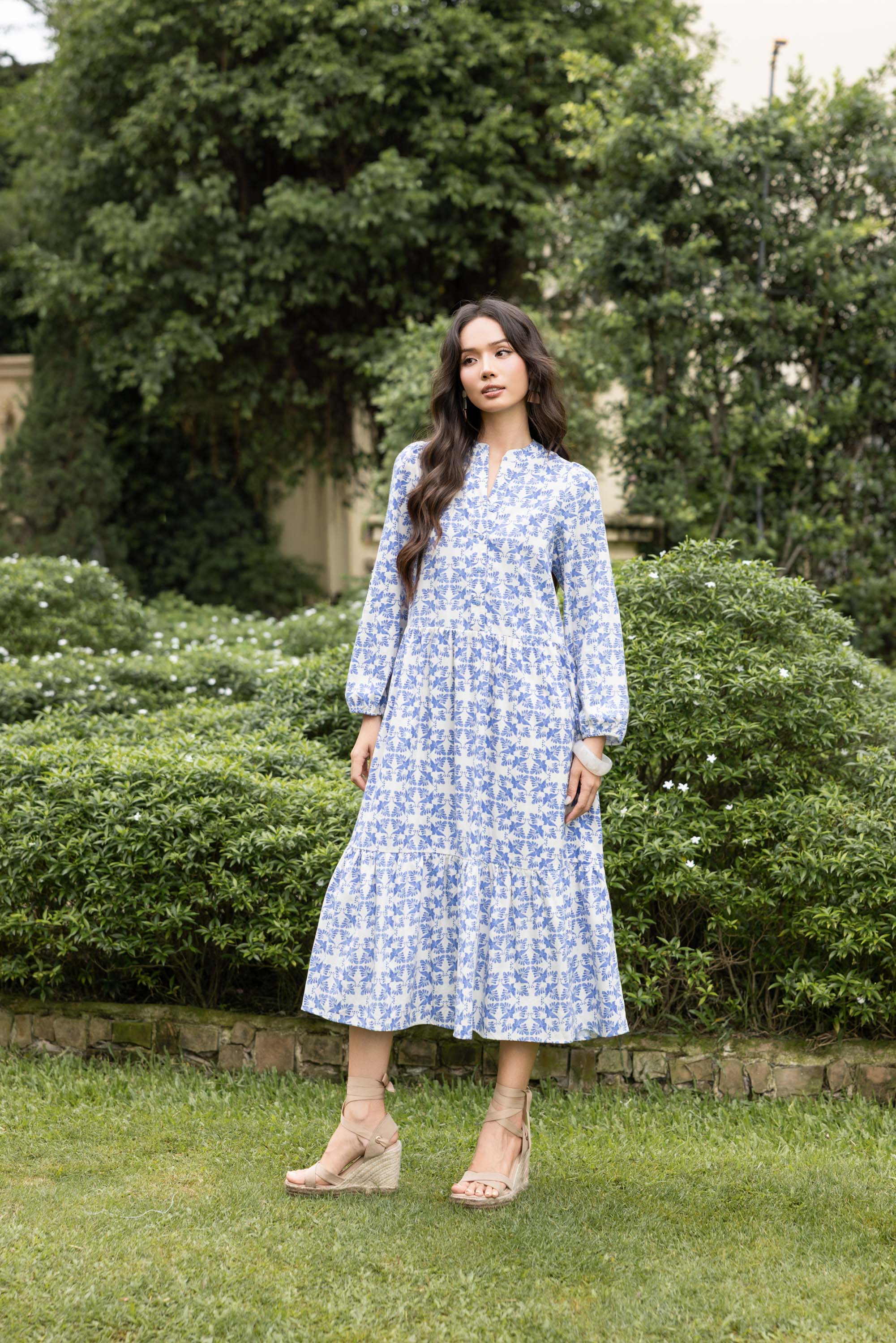 SWANLAKE | Váy Đầm Nữ Suông Maxi Đuôi Cá Xòe Vải Linen Bông Cổ Trụ Xẻ Tay Dài Du Lịch Biển D12394LW13