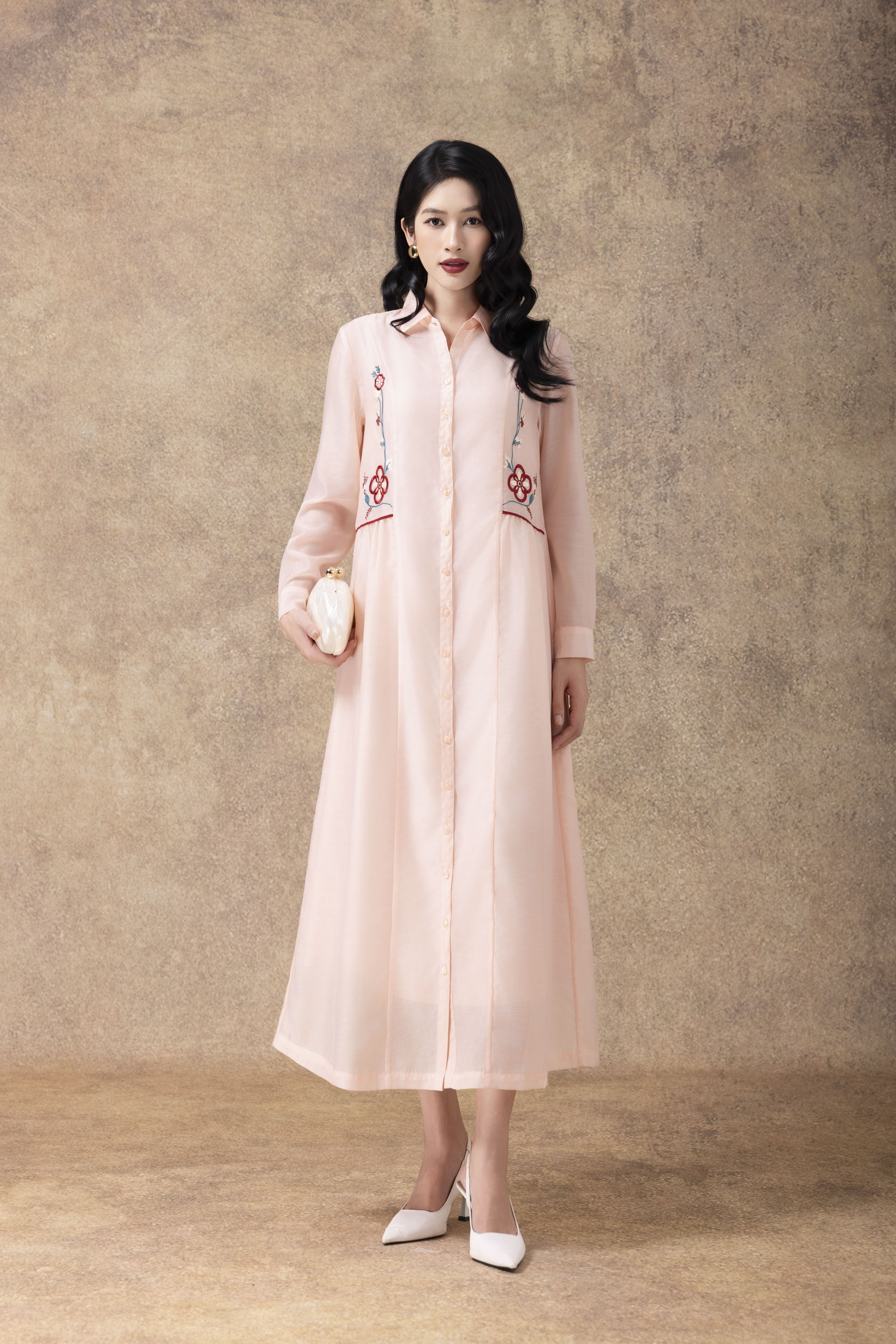 SWANLAKE | Váy Đầm Sơ Mi Nữ Suông Vải Tơ Lót Lụa Thêu Hoa Cao Cấp Tay Dài Công Sở Thanh Lịch D13096LW01