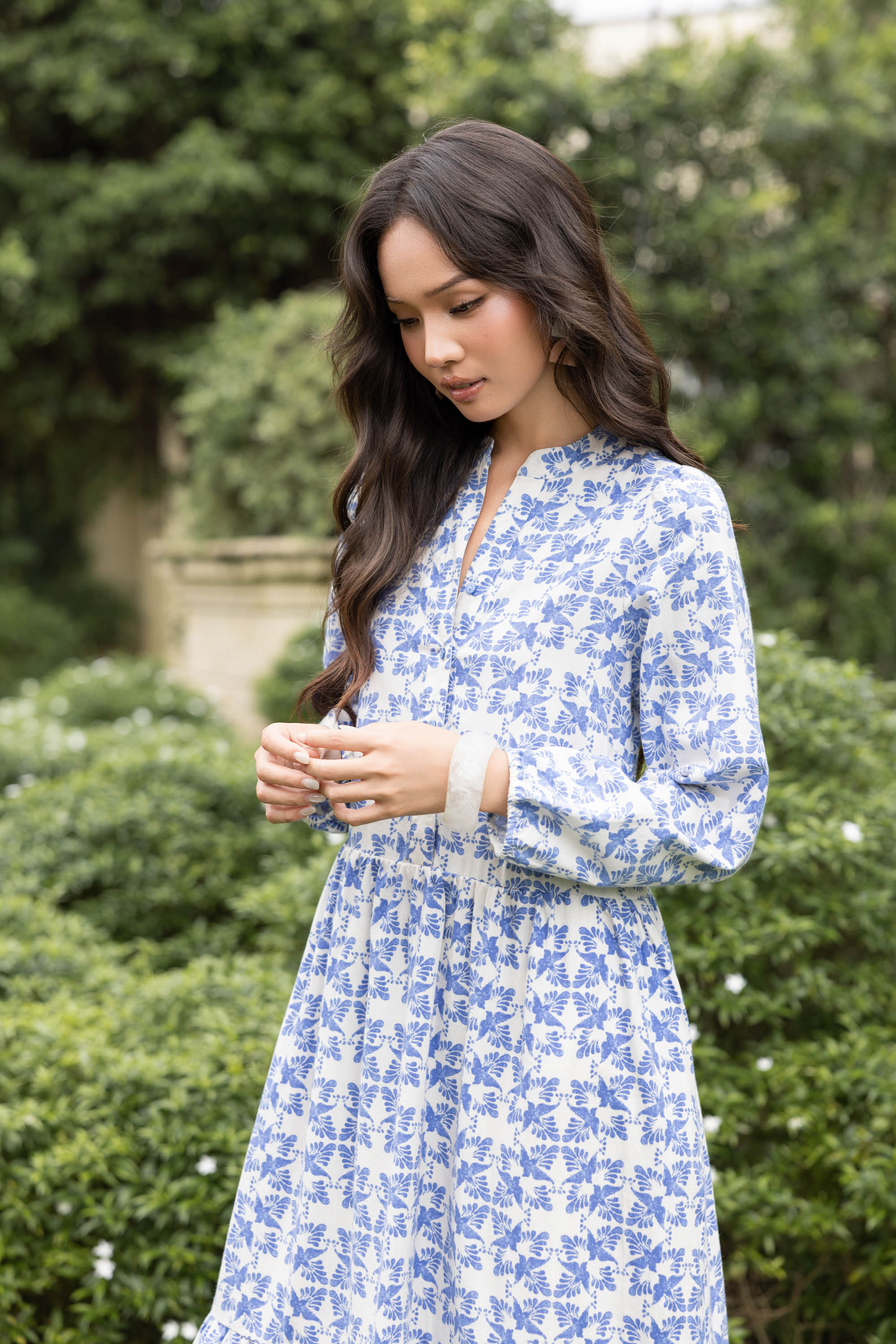 SWANLAKE | Váy Đầm Nữ Suông Maxi Đuôi Cá Xòe Vải Linen Bông Cổ Trụ Xẻ Tay Dài Du Lịch Biển D12394LW13