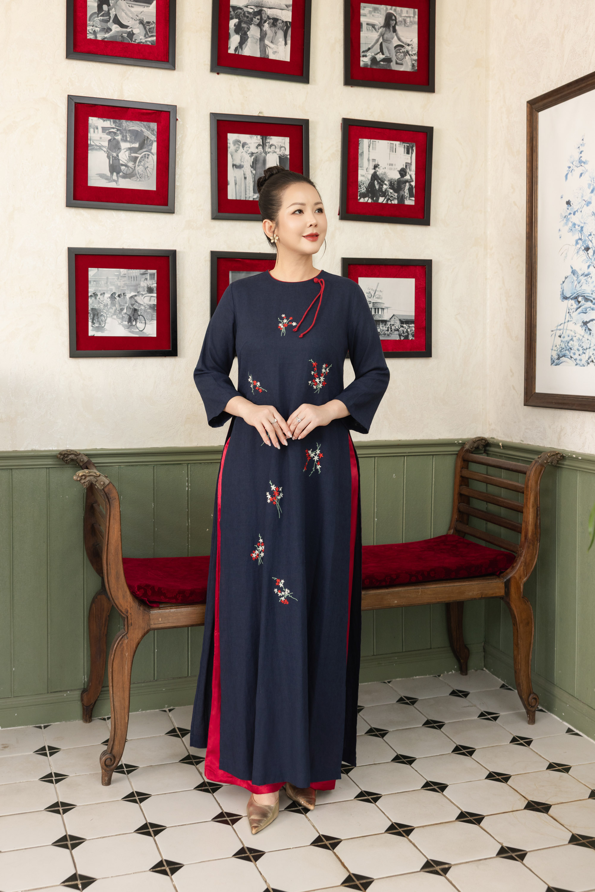Áo Dài Cách Tân Suông Linen Thêu Hoa L14229LW01