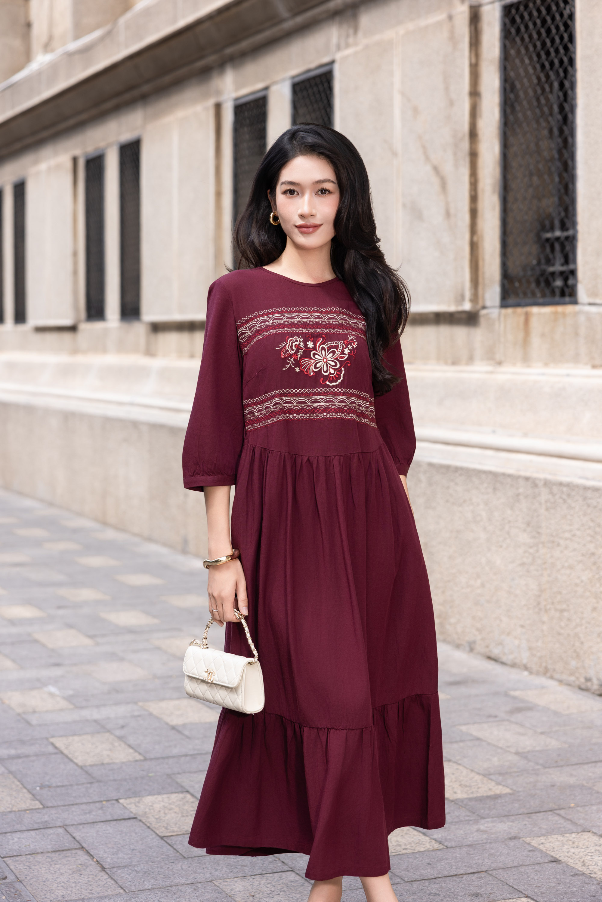 SWANLAKE | Váy Đầm Nữ Maxi Đuôi Cá Xòe Vải Linen Hàn Thêu Hoa Cổ Tròn Tay Lỡ Dây Thắt Eo D13700LW01
