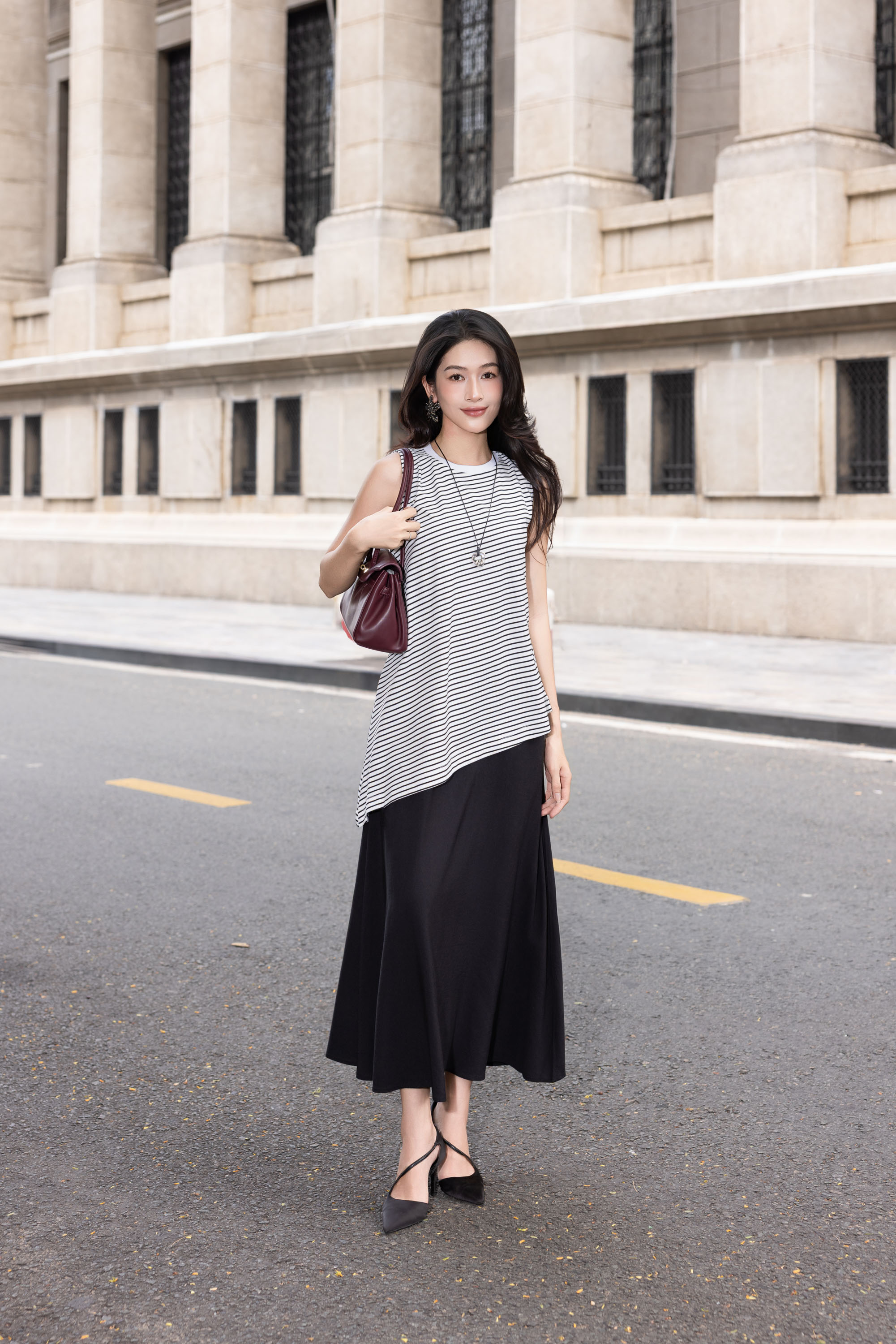 SWANLAKE | Váy Đầm Nữ Dài Phối Áo Sát Nách Vạt Chéo Kẻ Sọc Vải Thun Linen Hàn Cổ Tròn Dạo Phố D13847LW01