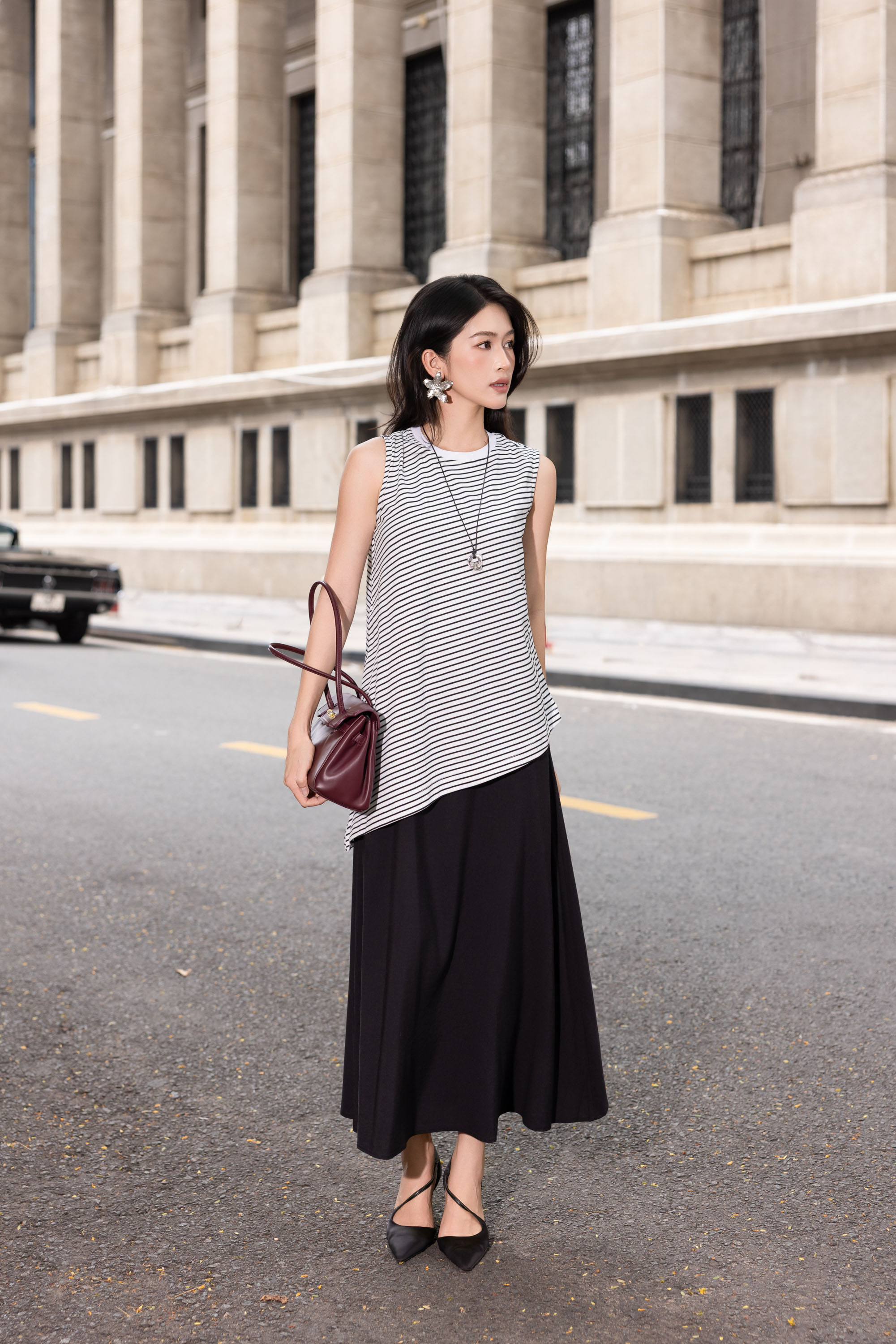 SWANLAKE | Váy Đầm Nữ Dài Phối Áo Sát Nách Vạt Chéo Kẻ Sọc Vải Thun Linen Hàn Cổ Tròn Dạo Phố D13847LW01