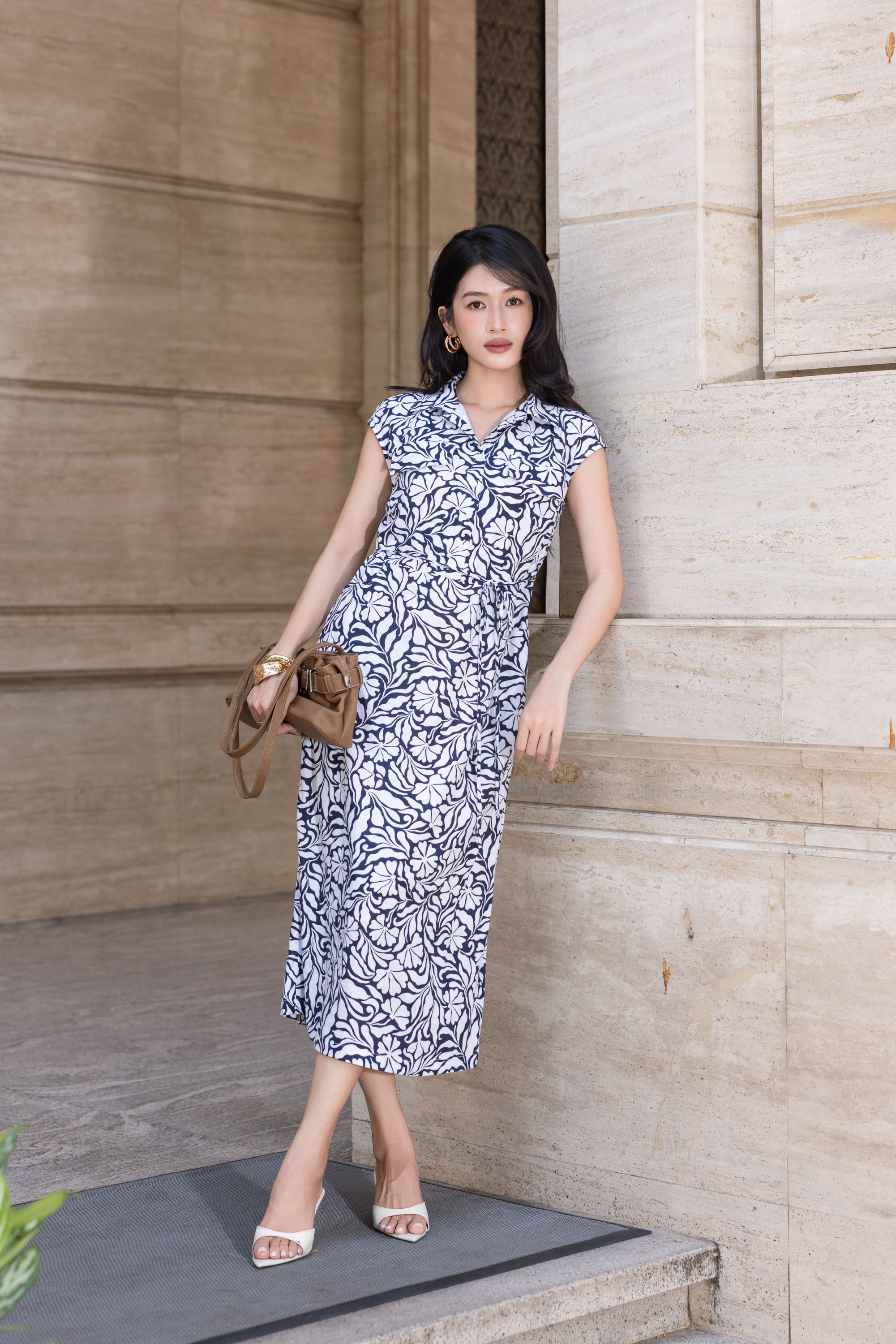 SWANLAKE | Váy Đầm Nữ Dáng Suông Cổ Sơ Mi Vải Linen In Hoa Tay Hến Có Túi Dây Thắt Eo Công Sở D13644LW02