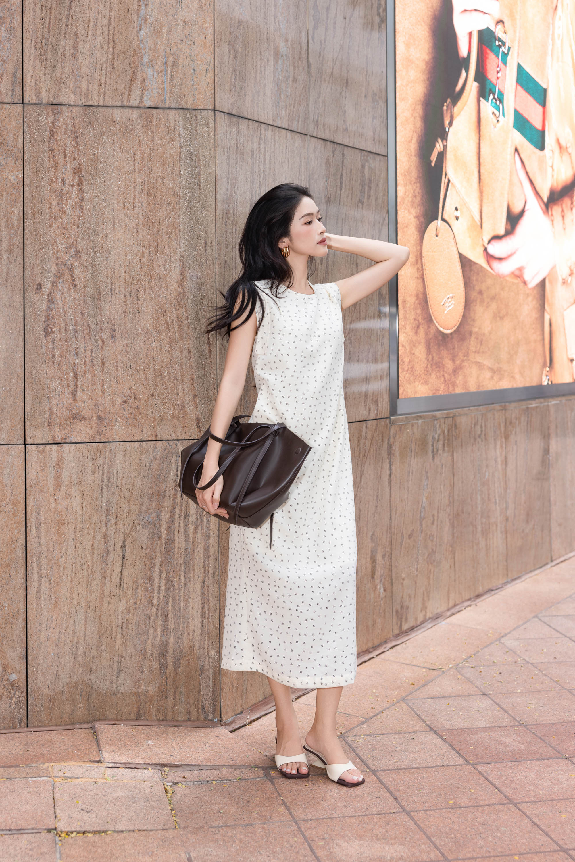 SWANLAKE | Váy Đầm Nữ Dài Dáng Suông Sát Nách Cổ Tròn Vải Đũi Xược Hoa Nhí Xẻ Tà Thanh Lịch D13843LW01